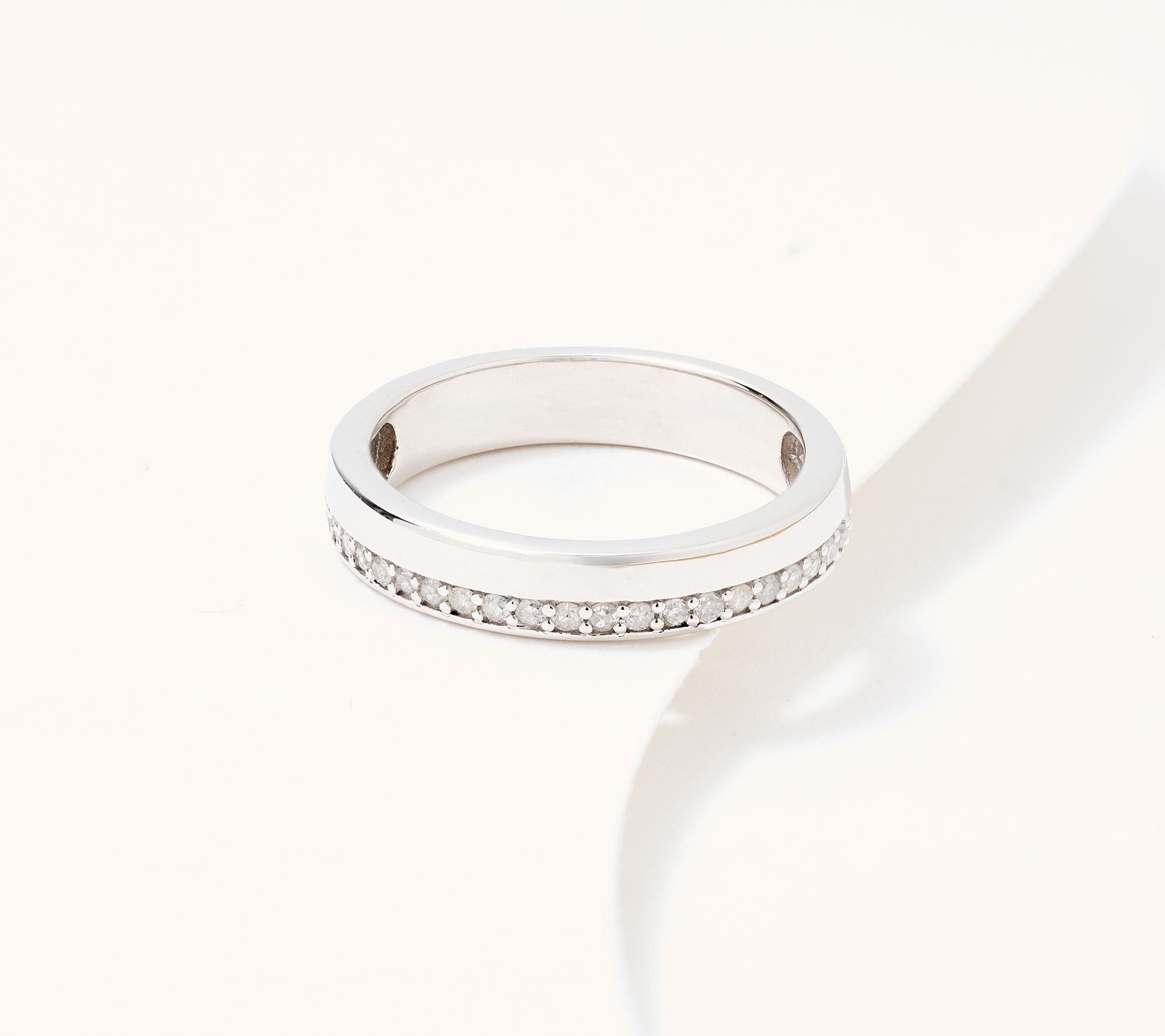 Accents by Affinity Diamonds 0.17 cttw Accented Band Ring, Ster