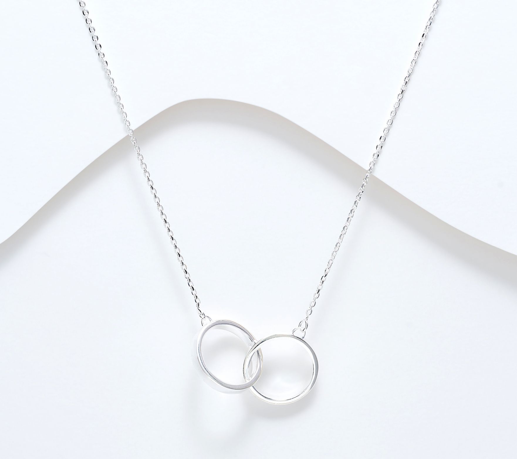 UltraFine 950 Silver Interlocking Diamond Cut Circle Necklace