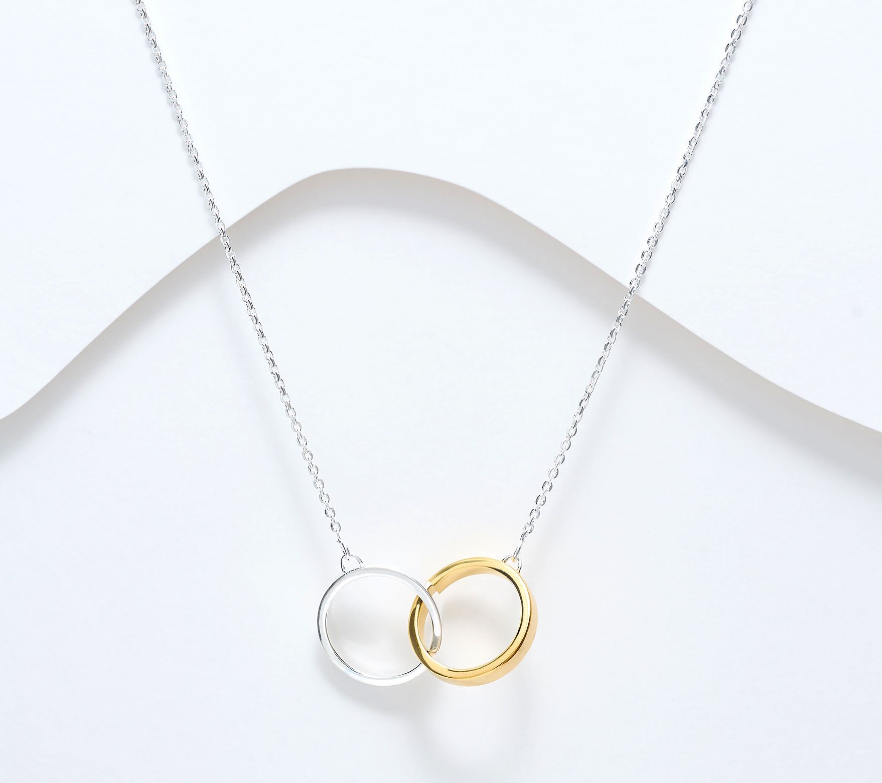 UltraFine 950 Silver Interlocking Diamond Cut Circle Necklace