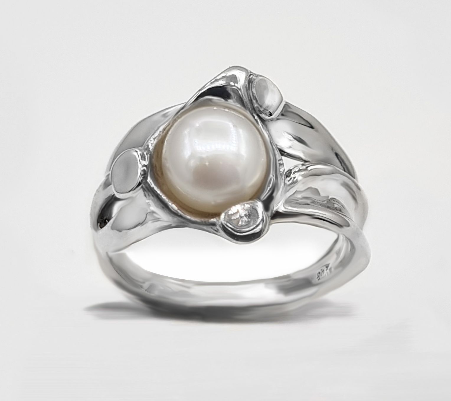 Hagit Sterling Silver Cultured Pearl Seaweed Ring