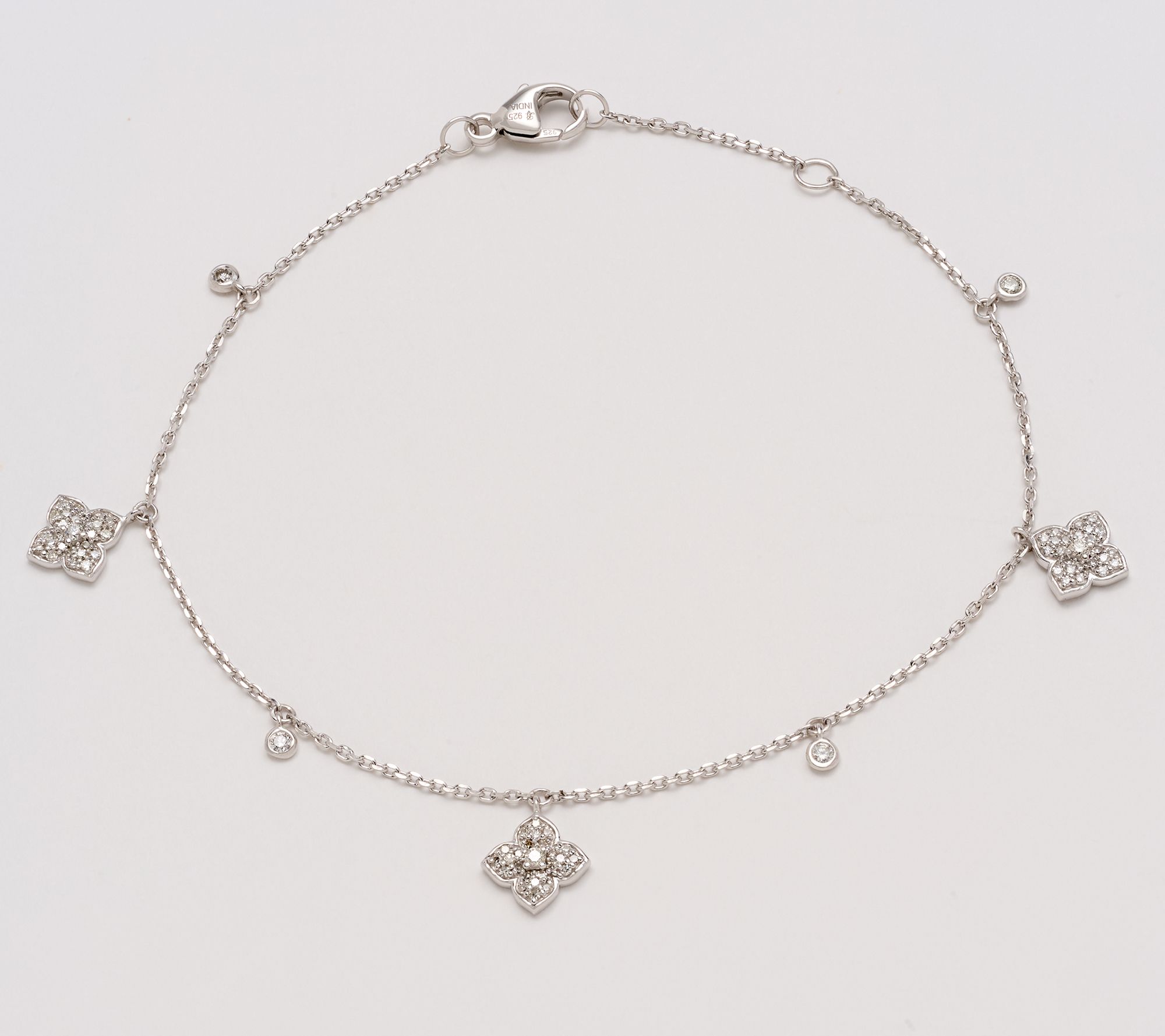 Affinity Diamonds .25 cttw Clover Station Bracelet, Sterl