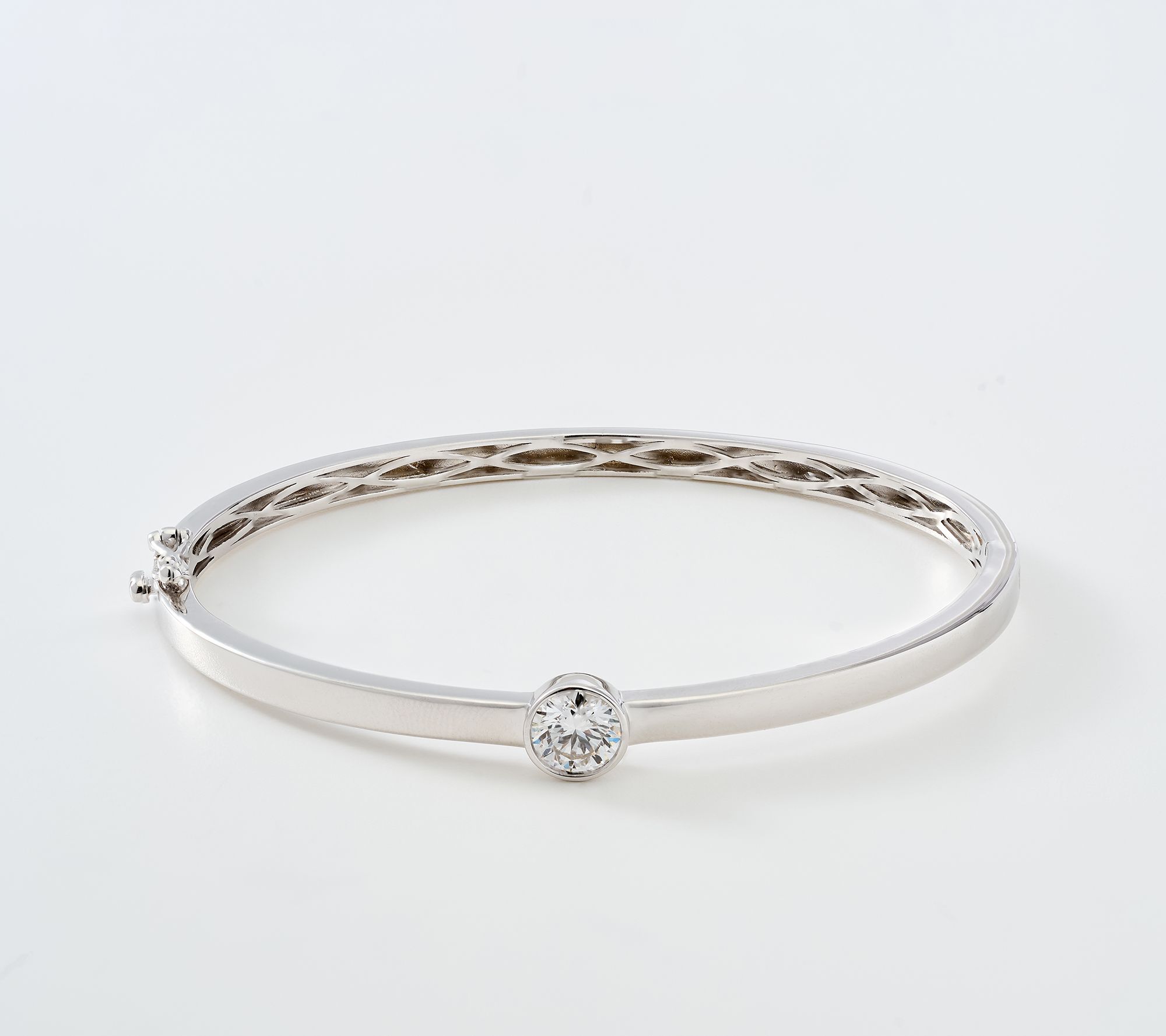 Fire Light Lab Grown Diamonds 1.00 cttw Solitare Bangle Sterling