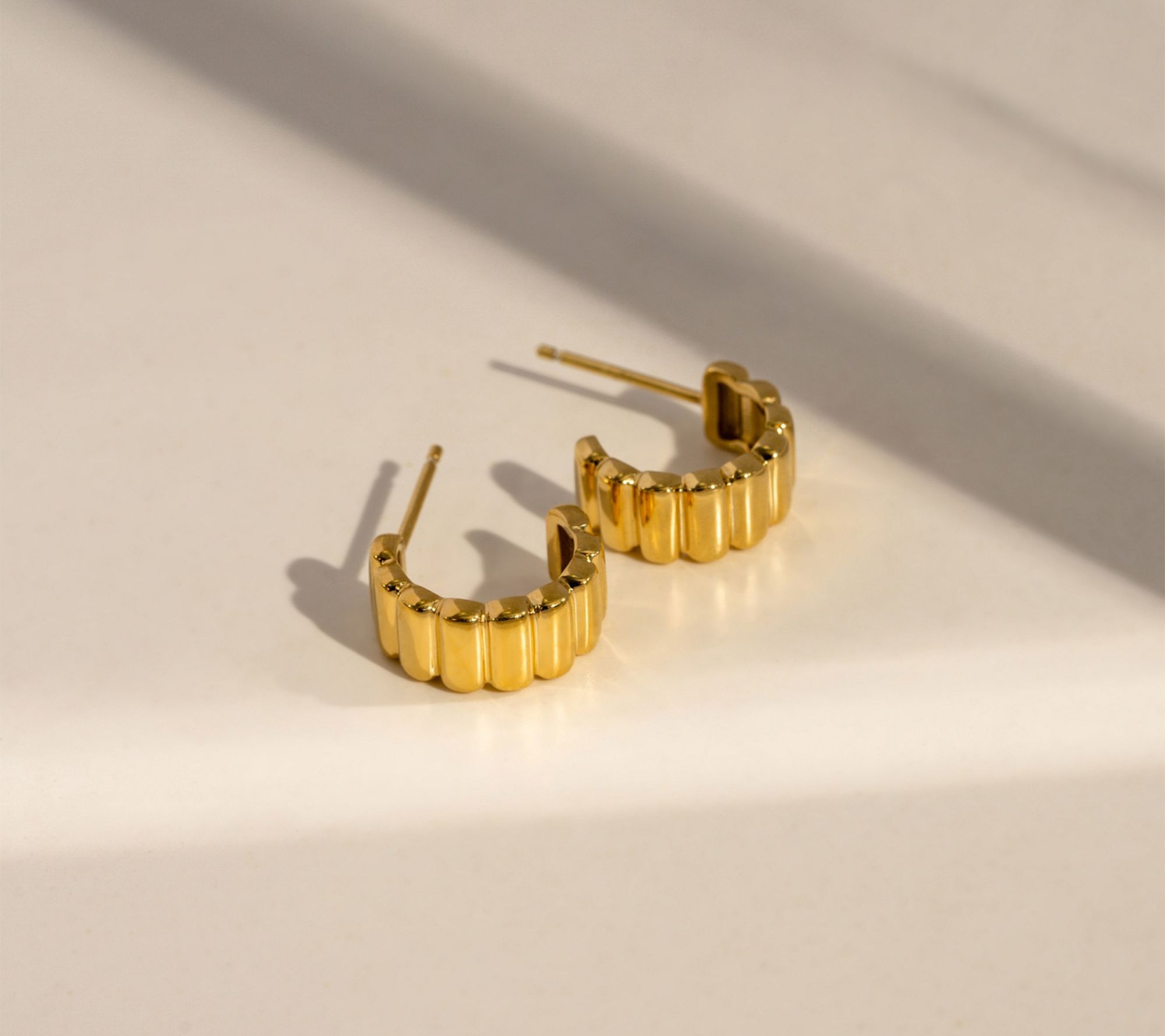 14K Gold Plated Ribbed Huggie Hoop Earrings