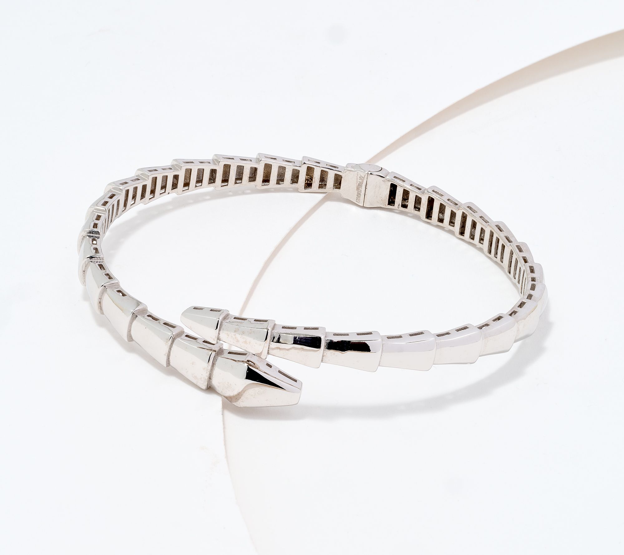 Adorna Ribbed Bangle, 14K Gold, 11.7g