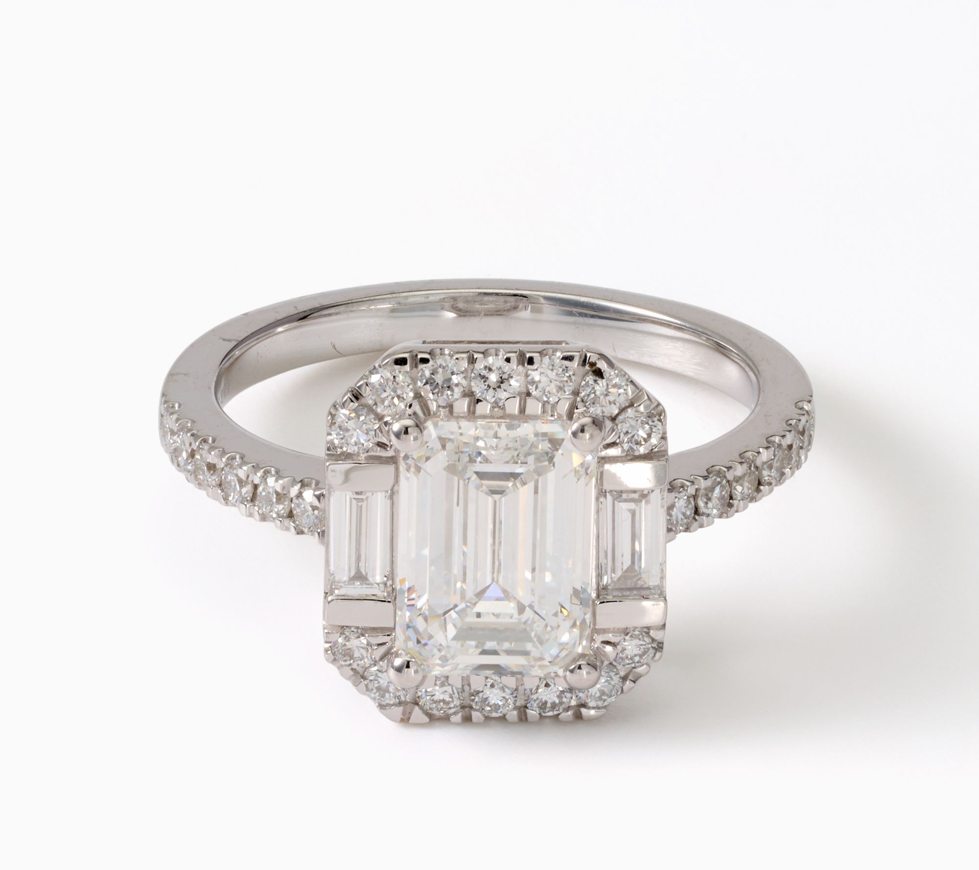 Smiling Rocks Lab Grown Diamonds 2.61 ctw Emerald Cut Ring, 14K Gold