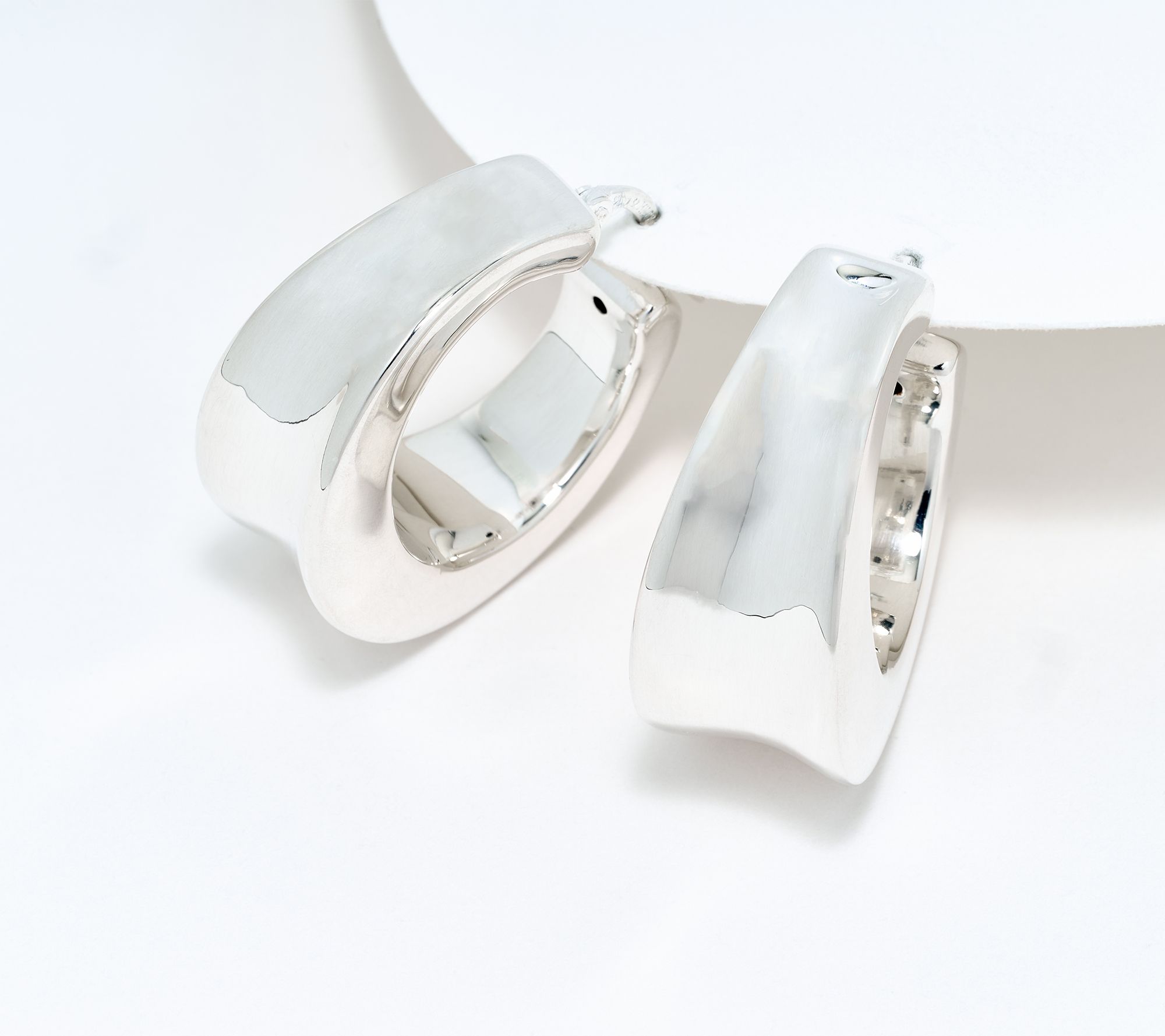 UltraFine 950 Silver Graduated Concave Center Hoop Earrings