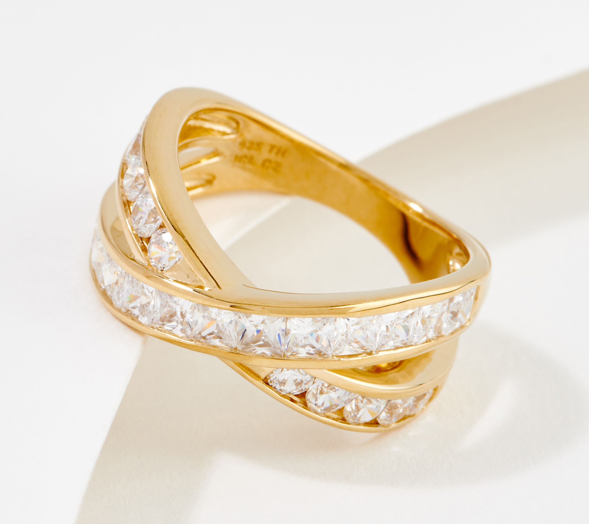Ladies ring costume jewellery cream stone sparkling small stones Stunning ring