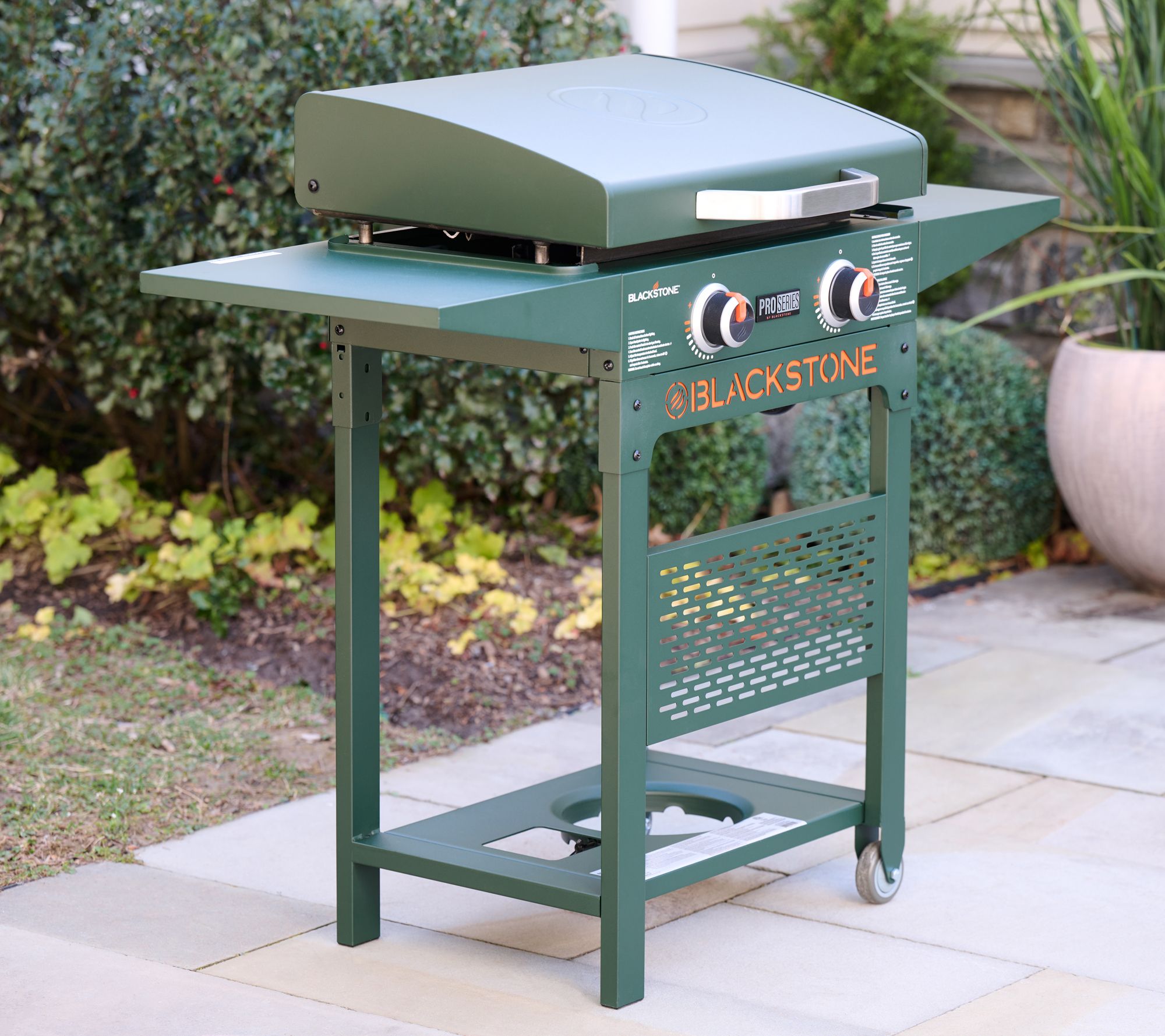 Blackstone 22" Dual-Burner Griddle Grill with Cover and Accessories