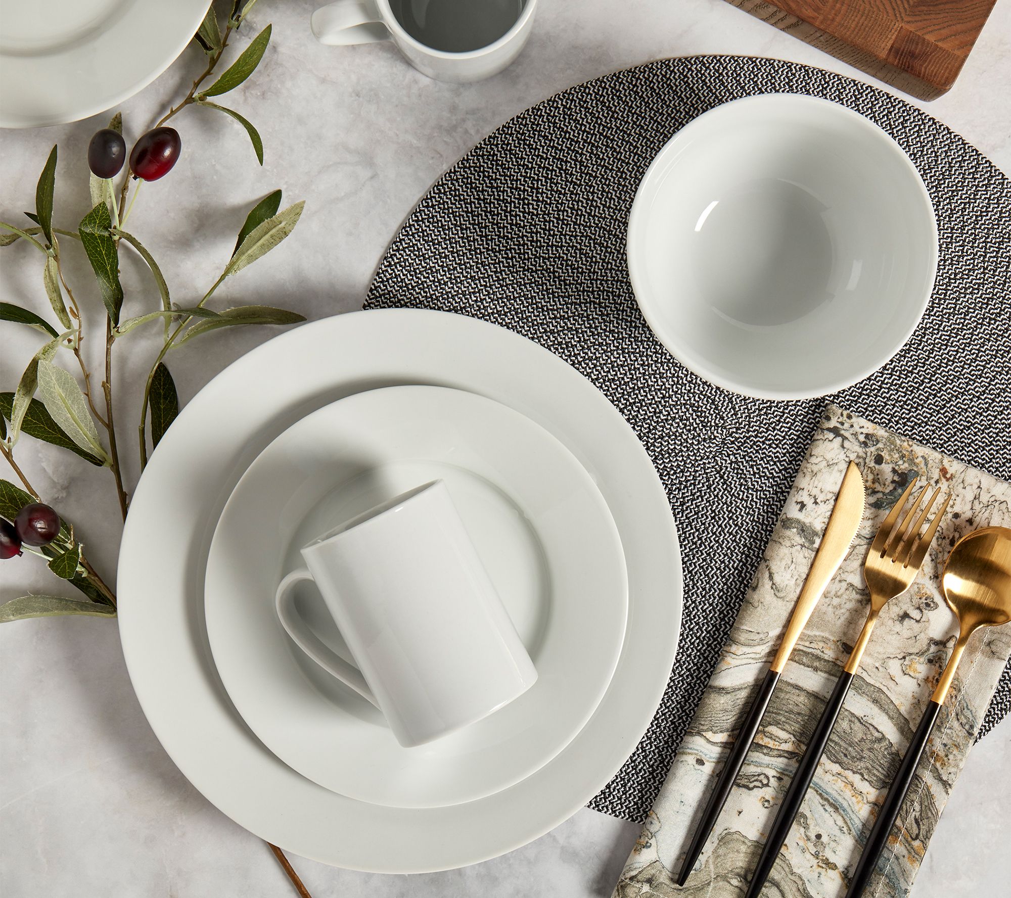 Tabletops Unlimited 16Piece Round Soleil Dinnerware Set