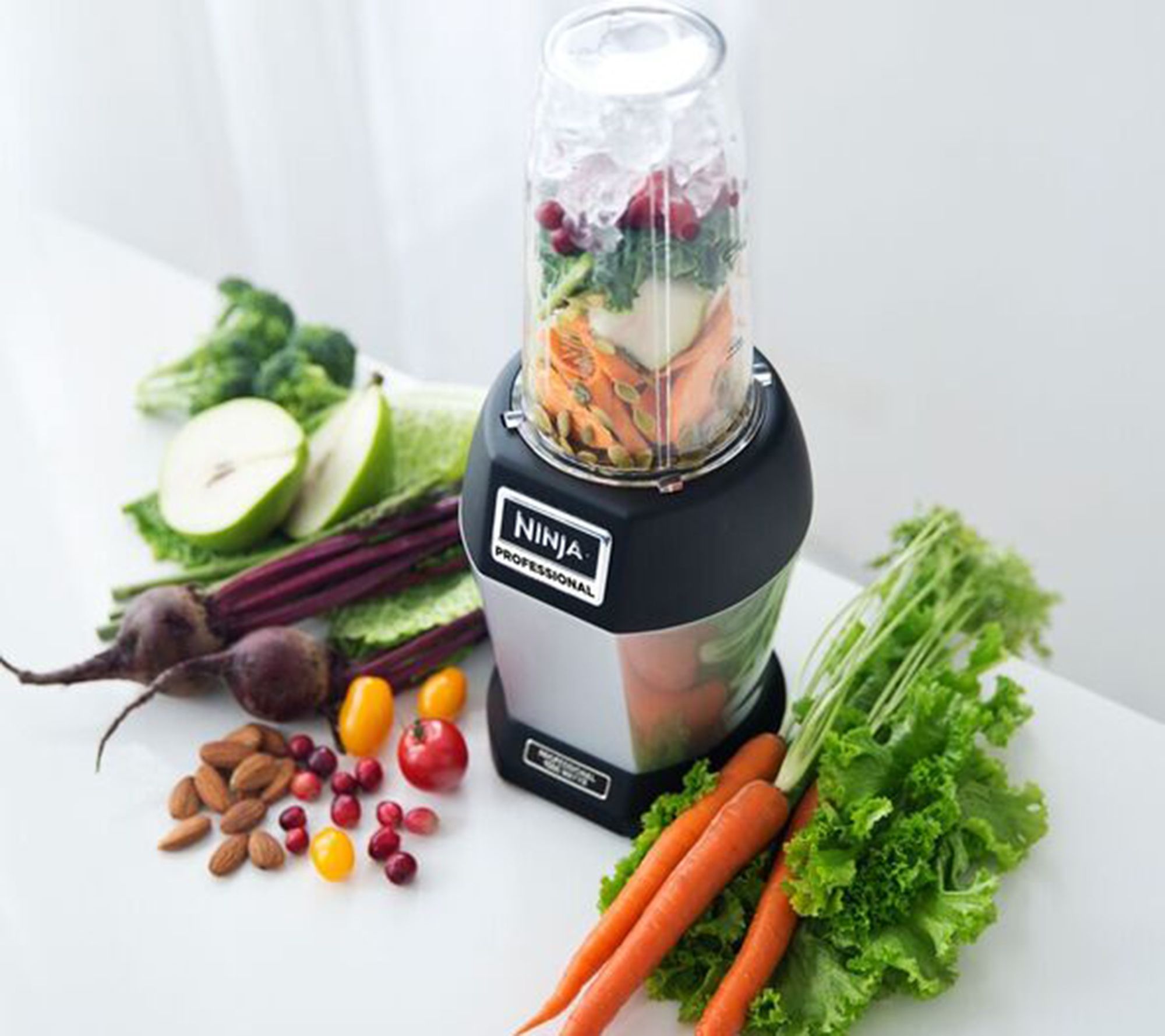 Ninja 's 900W personal-sized Nutri-Blender Plus with 3 to-go cups