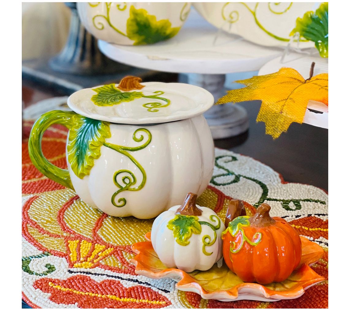 Temptations Figural Harvest Mug with LidIt