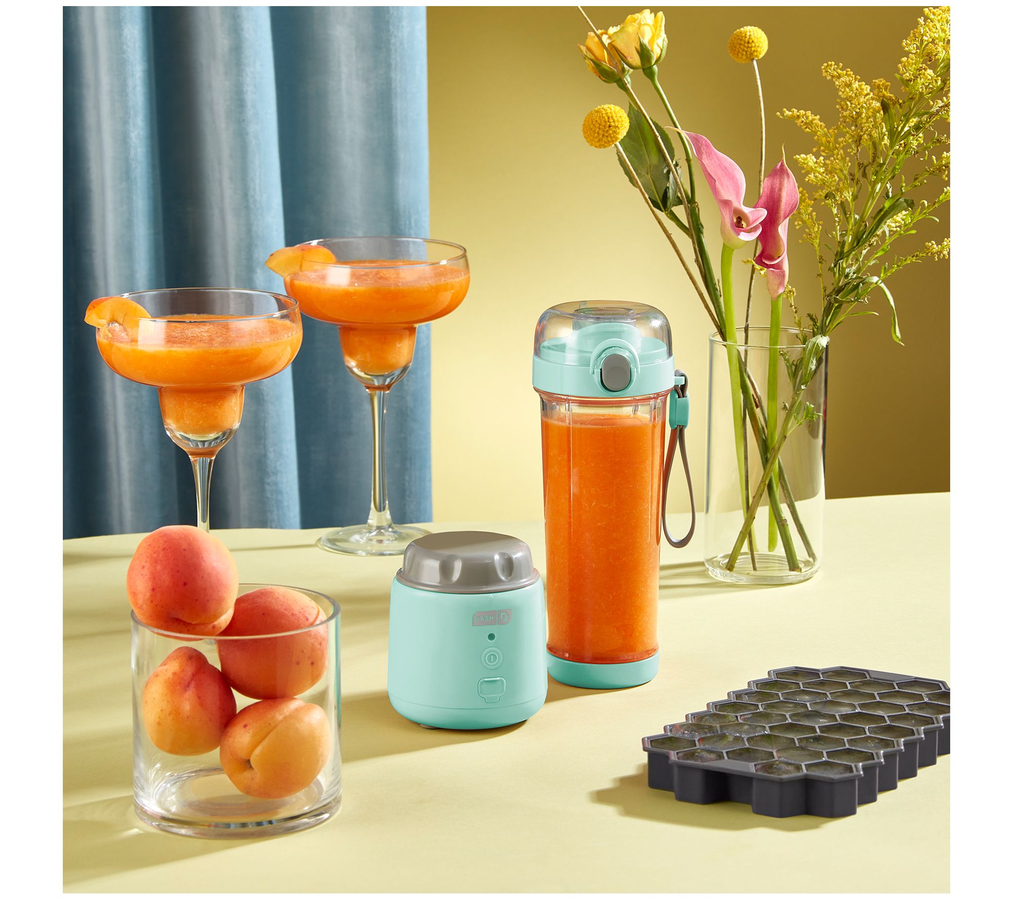 Dash Rechargeable 16-oz Portable Blender with Ice Cube Tray 