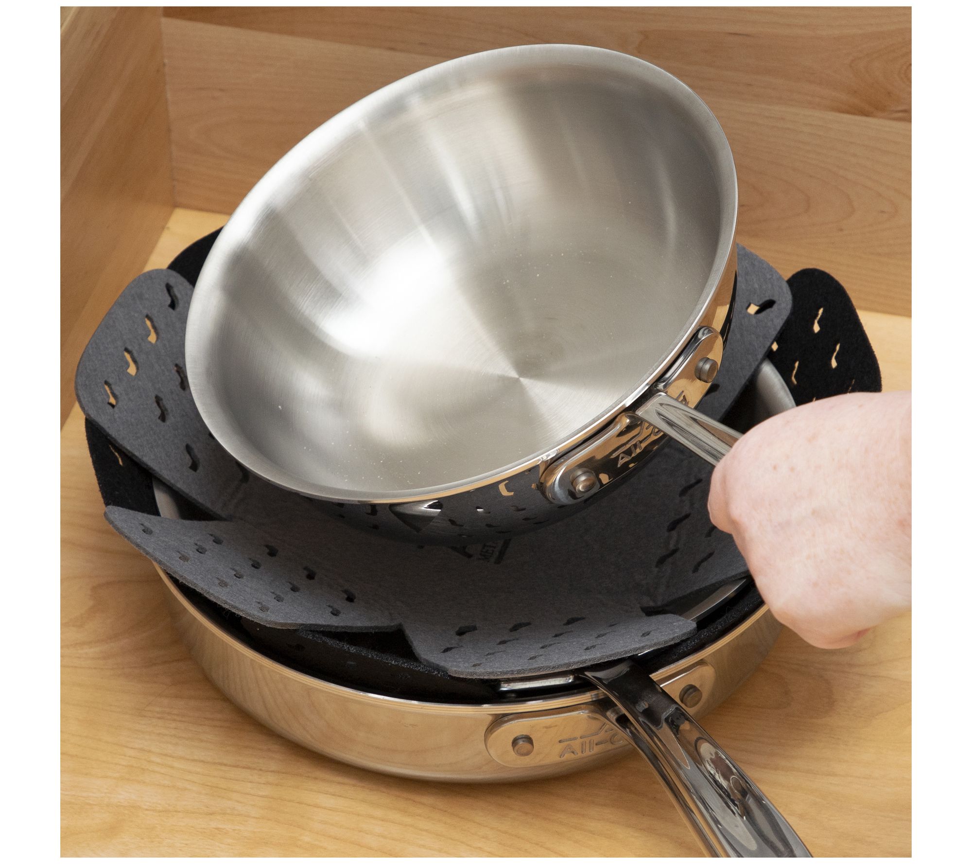 All-Clad Tri-Ply 5.5 Qt Dutch Oven with Oven Mitts on QVC 