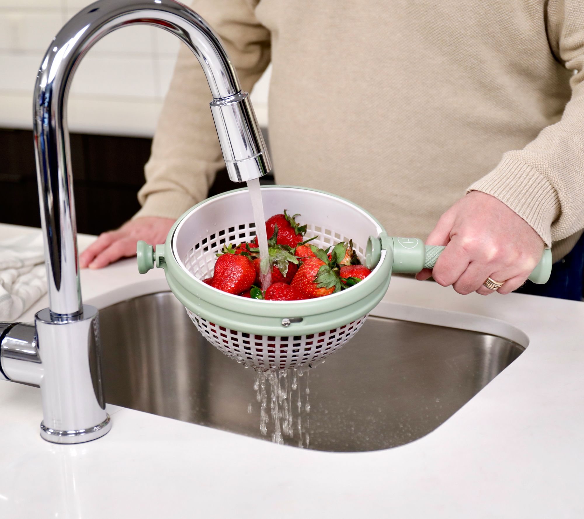 Henning Lee Spinning Colander w/ Foldable Handle - QVC.com