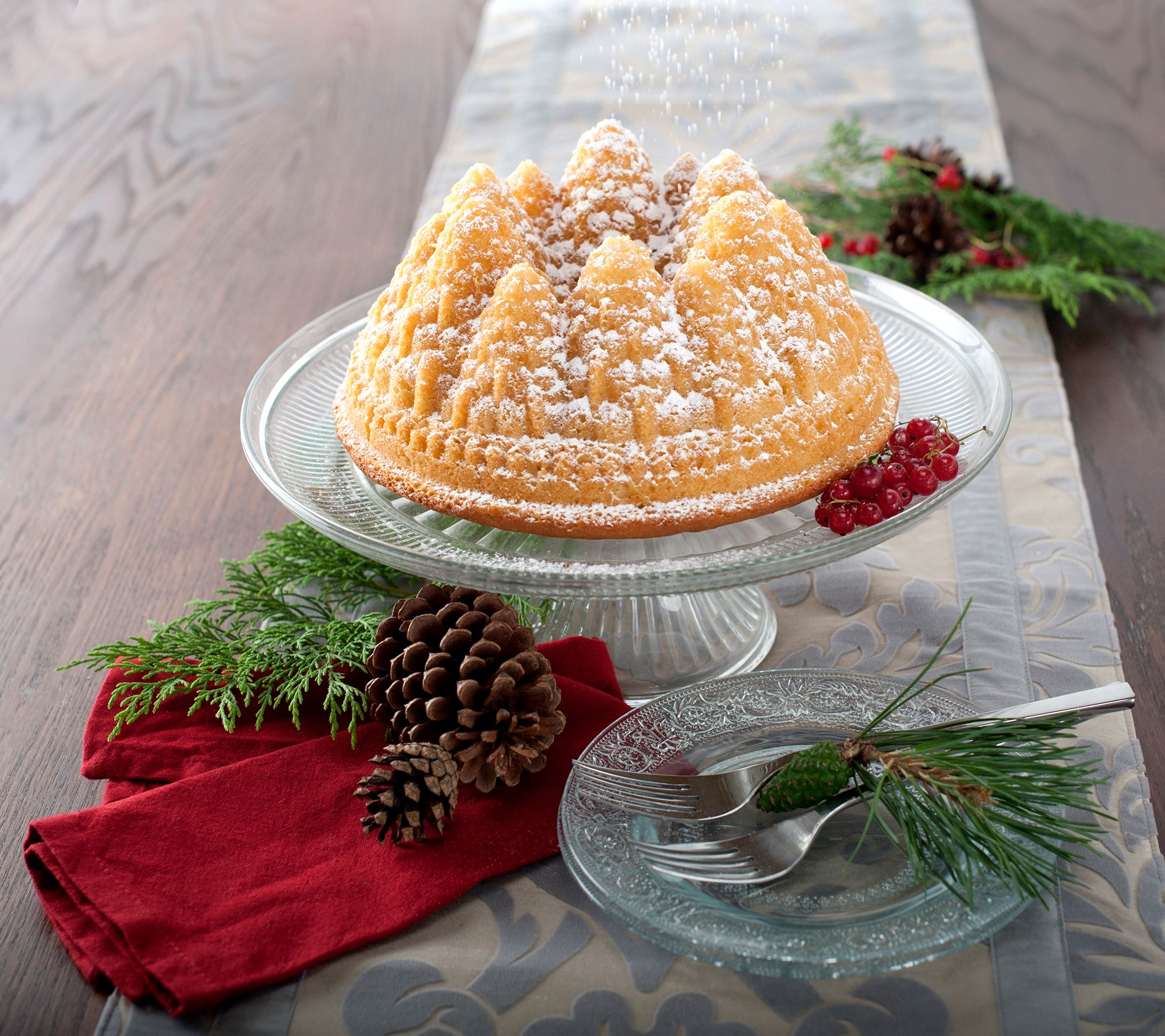 Nordic Ware Tree Cake Pan  Tea cakes, Cake baking pans, Christmas
