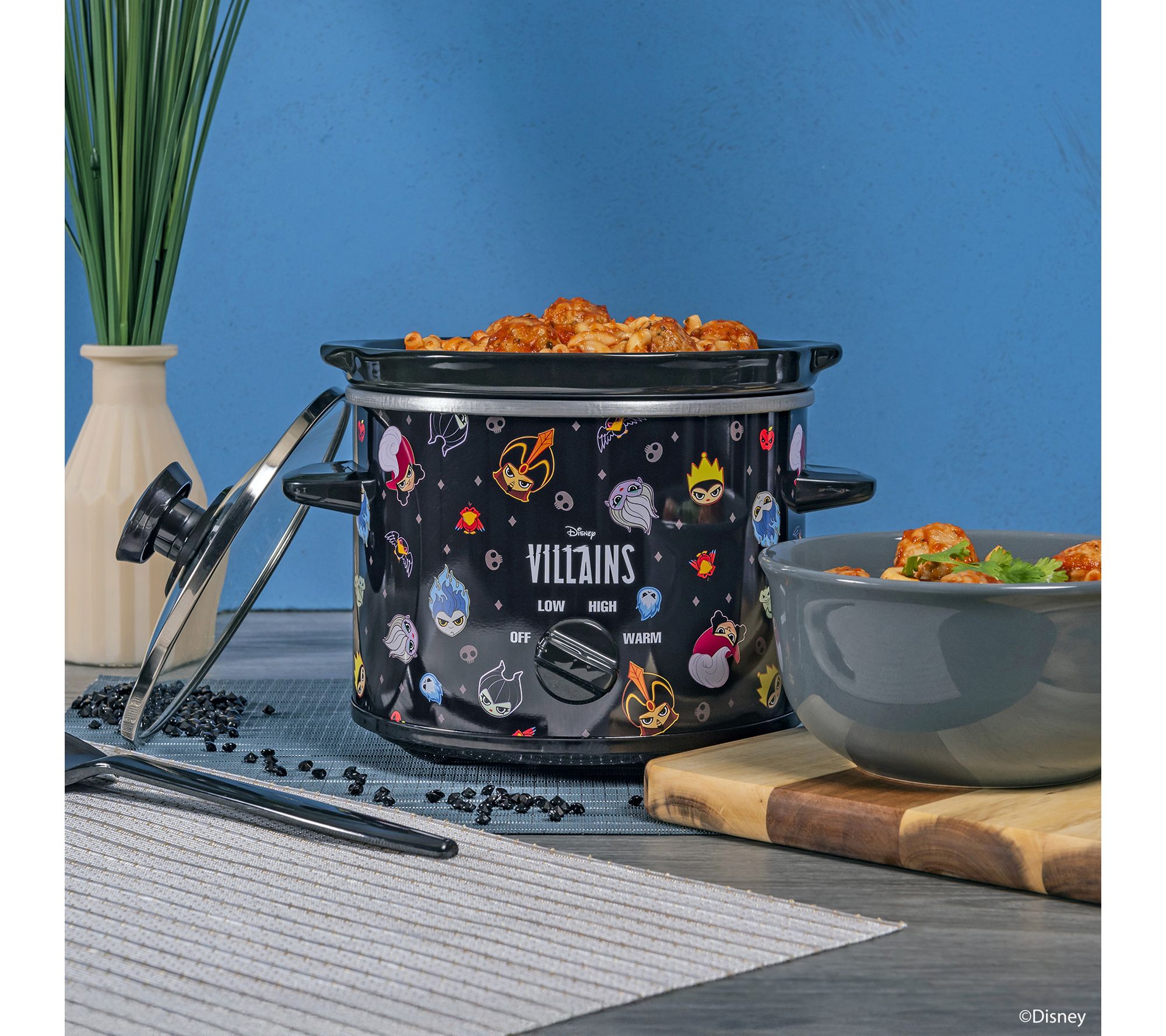 Uncanny Brands Disney 2-qt Slow Cooker