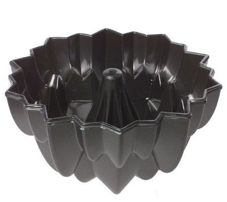 Wilton Dimensions Cast Aluminum Cascade Cake Pan 