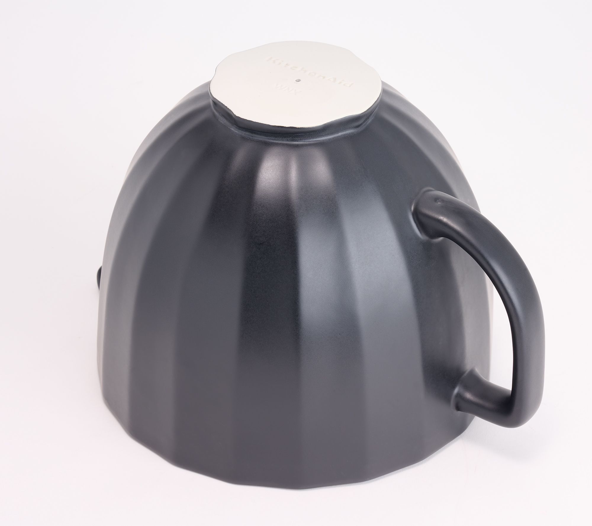 5 Quart Black Shell Ceramic Bowl