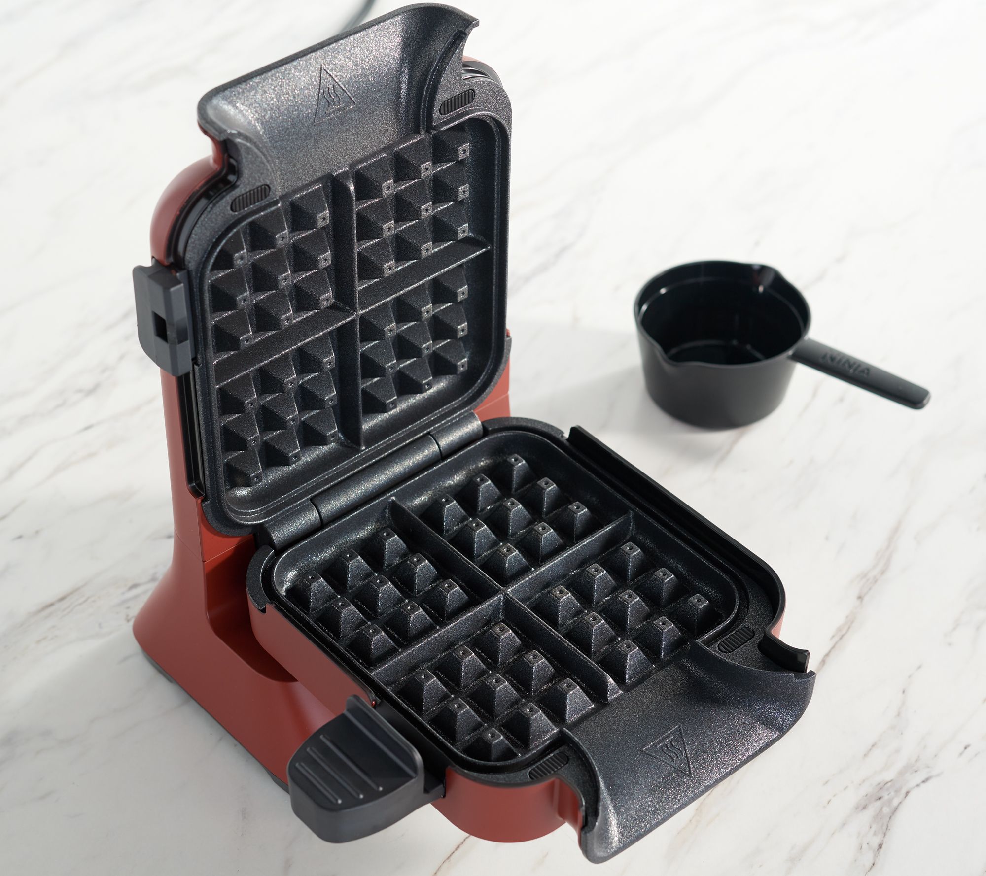 BELLA & DASH WAFFLE MAKERS! SIDE BY SIDE COMPARISON