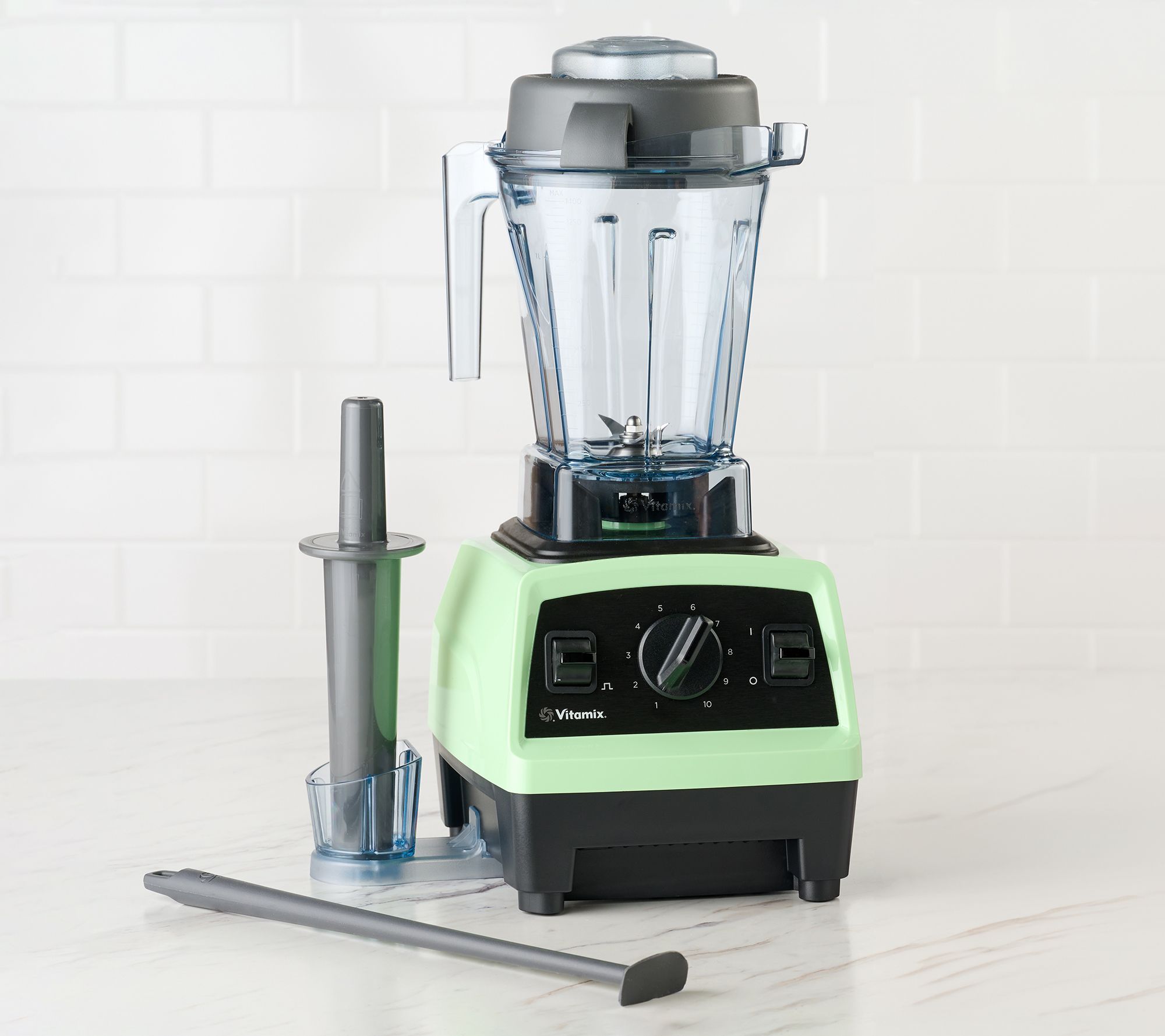  ShWk6/8 Vitamix Explorian 2.0 48-oz Variable Speed Blender w/ Accessories