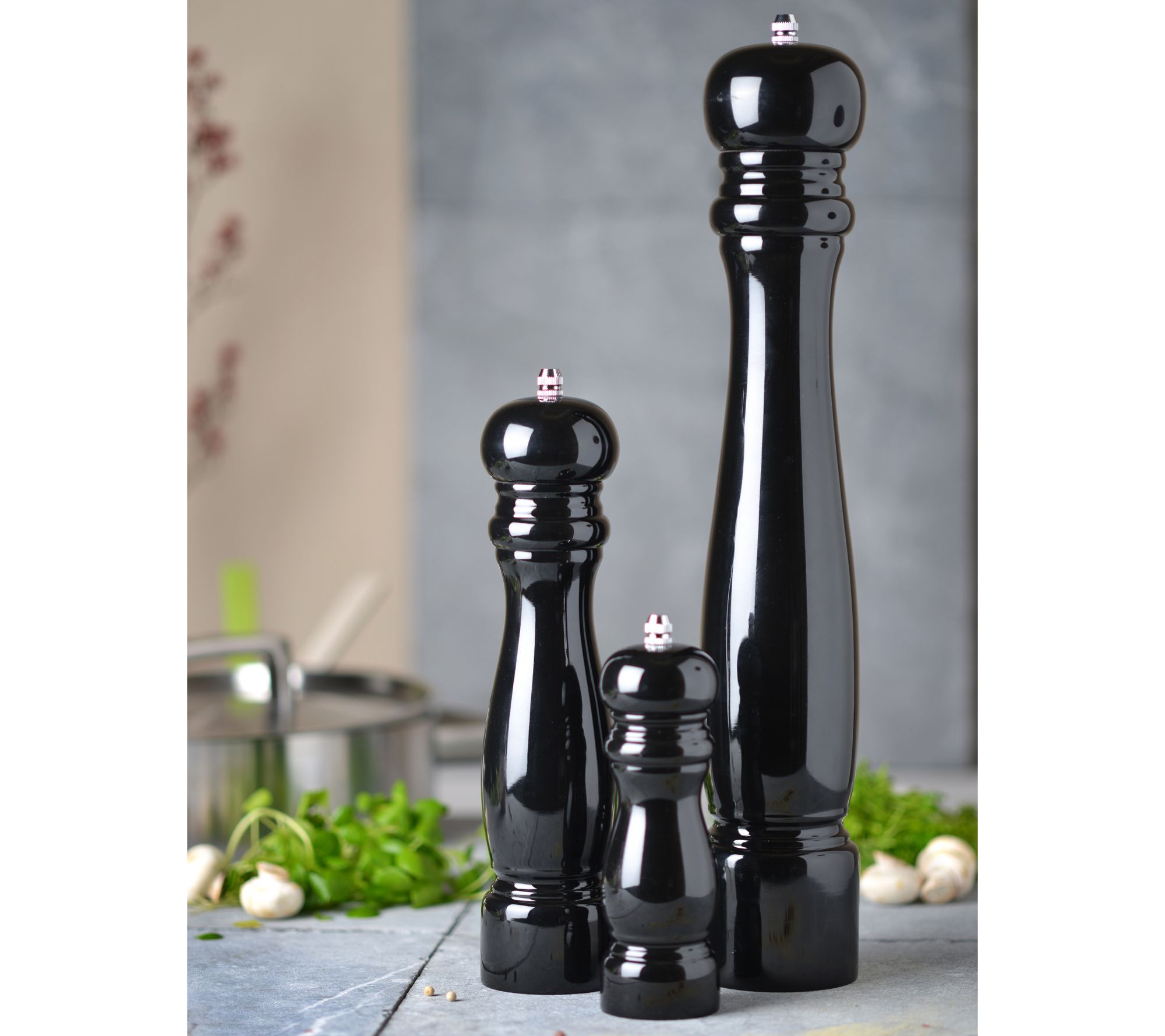 KOCHBLUME Set of 2 XL Ratchet Grinders on QVC 