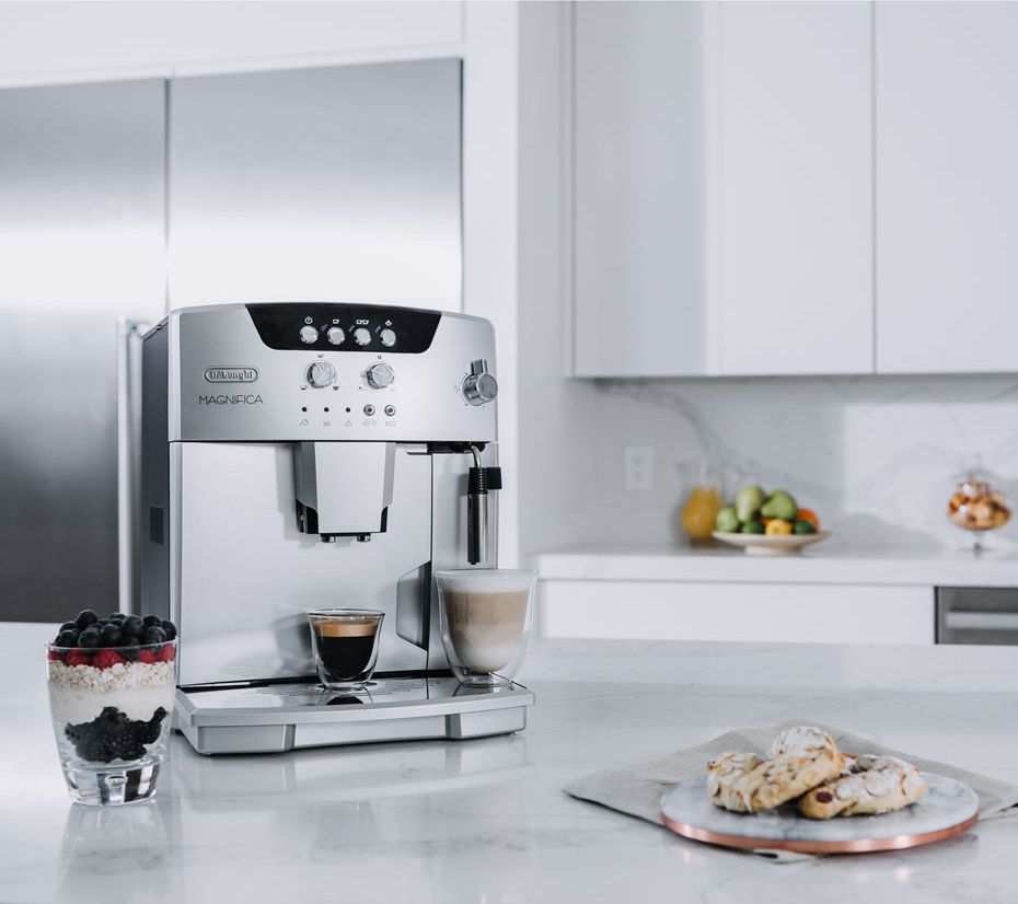 DeLonghi Magnifica Automatic Espresso & Cappuccino Machine 