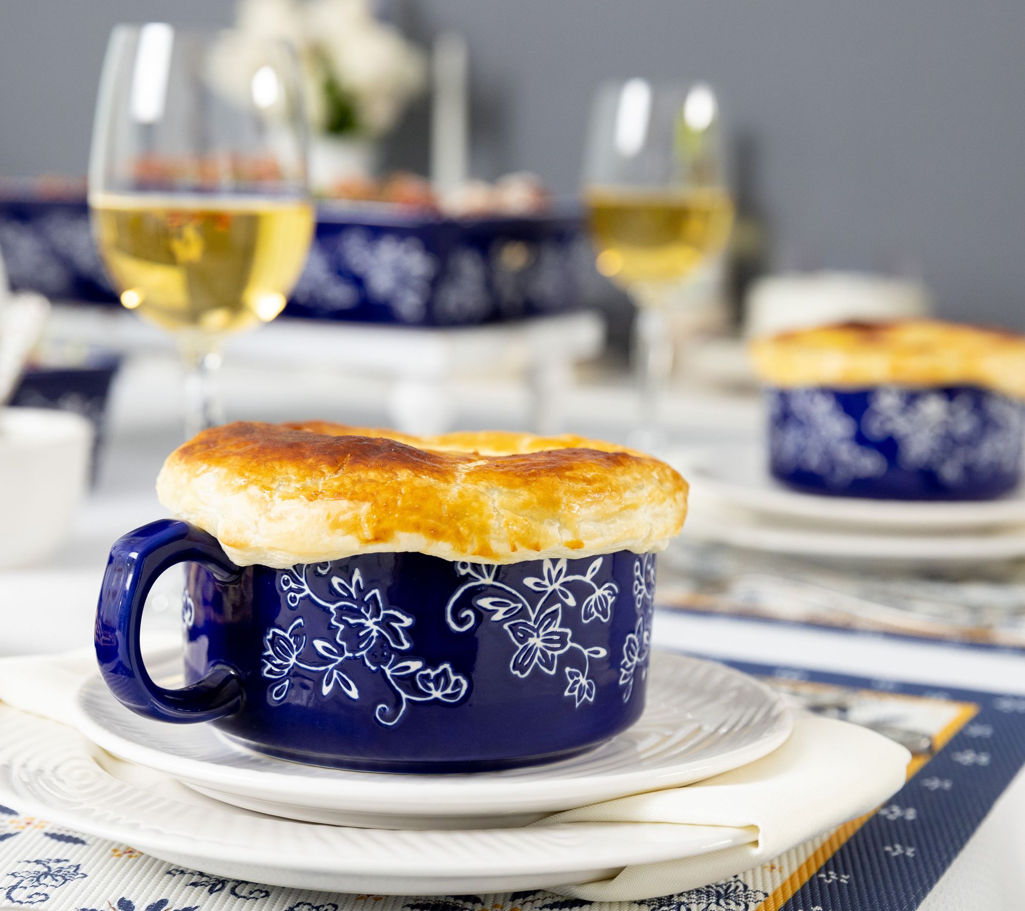 Temptations Floral Lace Set of (3) Seal the Meal Mugs w/ Lids