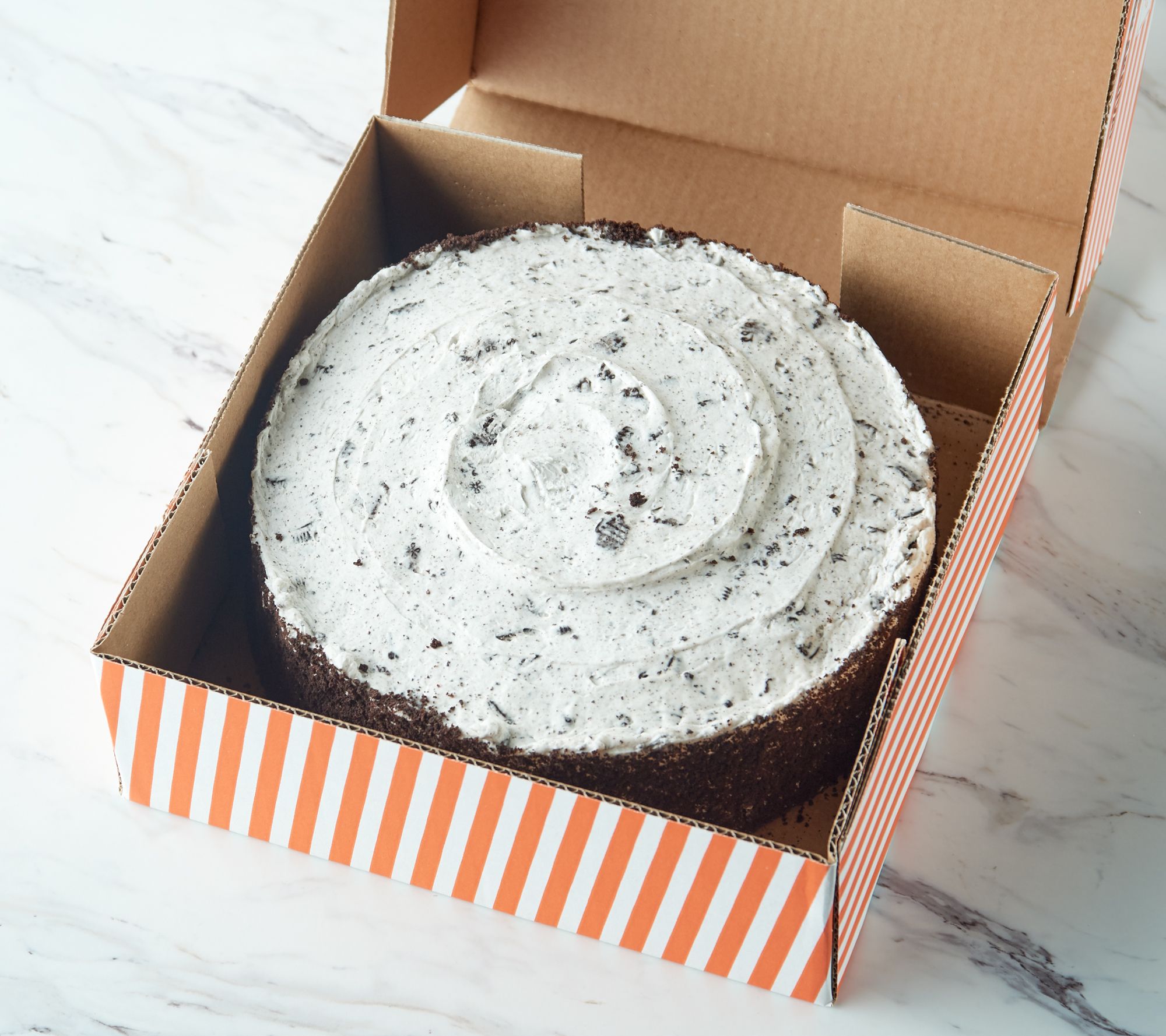 Junior's 5lb Cookies & Cream Layer Cake