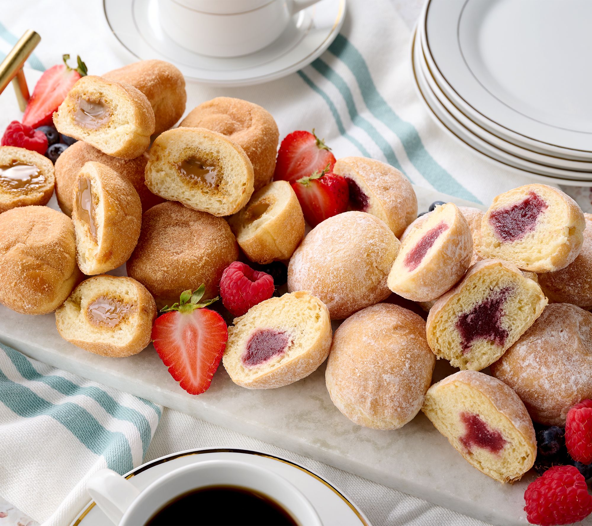 Moi (32) Filled Petite French Beignets