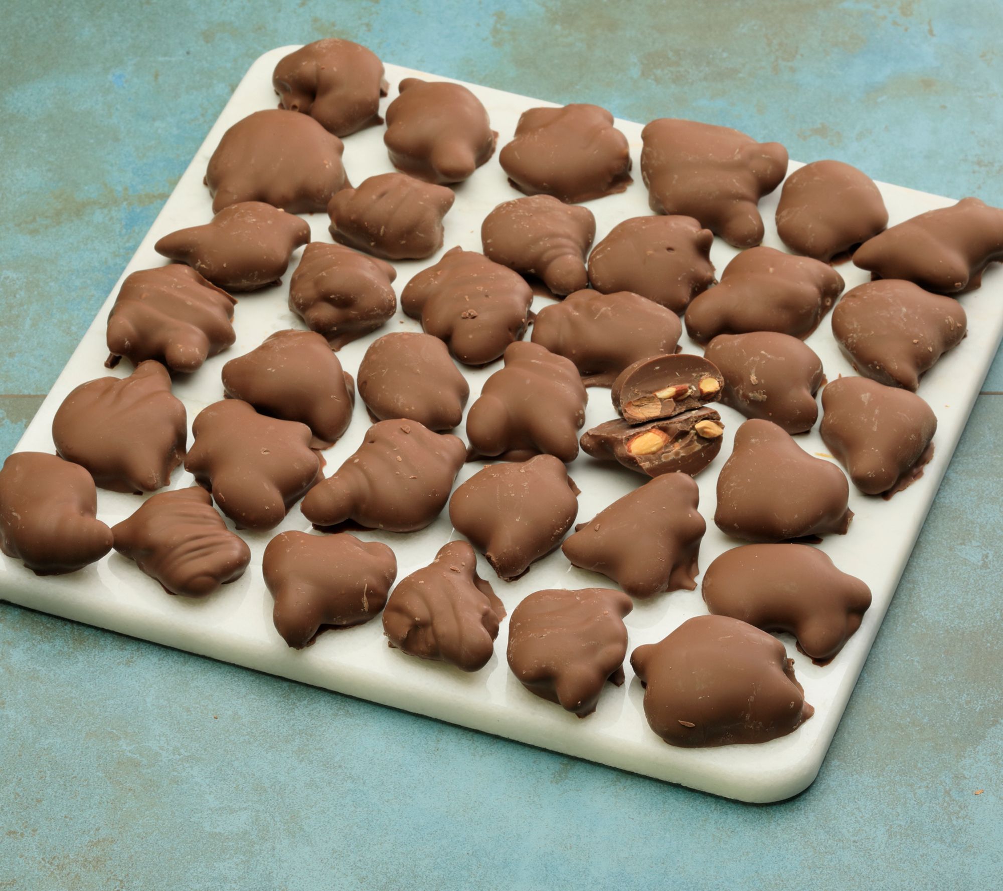 SH12/8 Landies Candies Milk Chocolate Almond Clusters