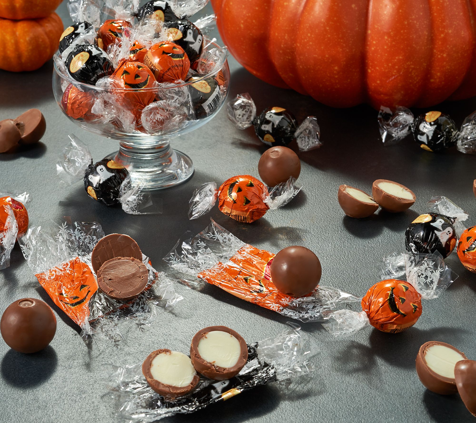 SH 10/10 Lindt Lindor 75ct Halloween Truffle Assortment