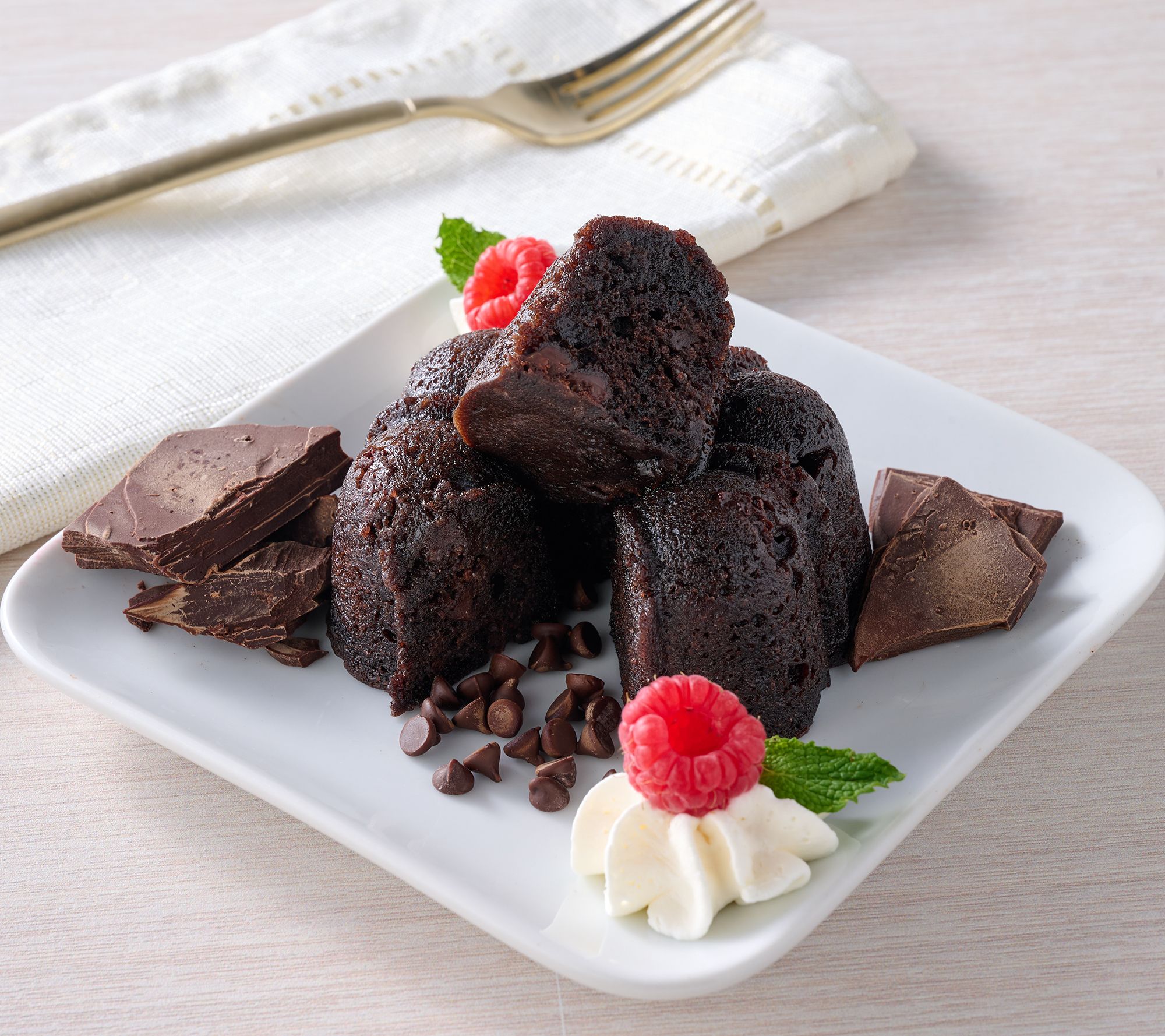SH11/9 Island Treasures (4) 4oz Gourmet Rum Cakes in Holiday Box