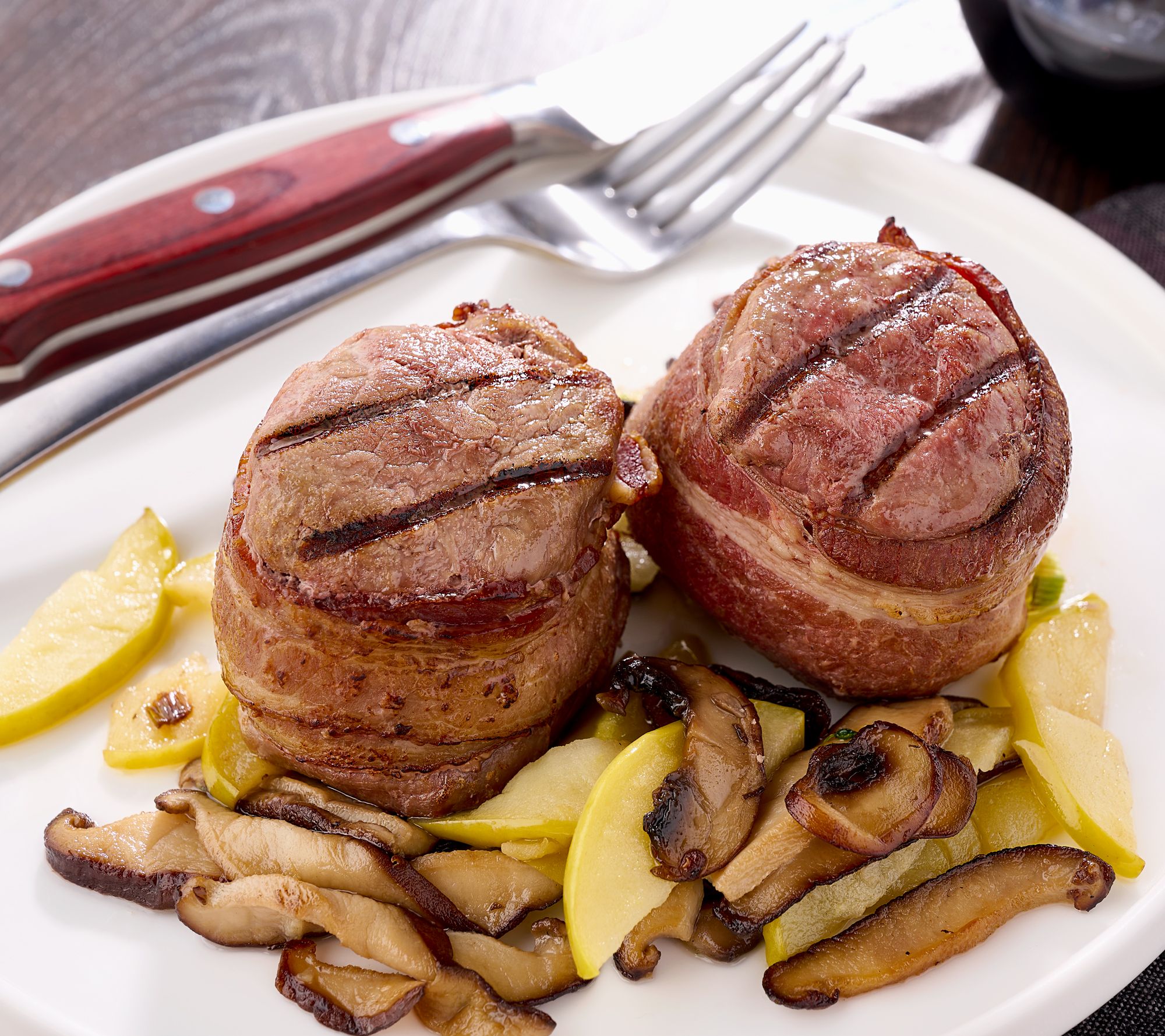 Rastelli's (8) 5-oz Bacon Wrapped Filet Mignon