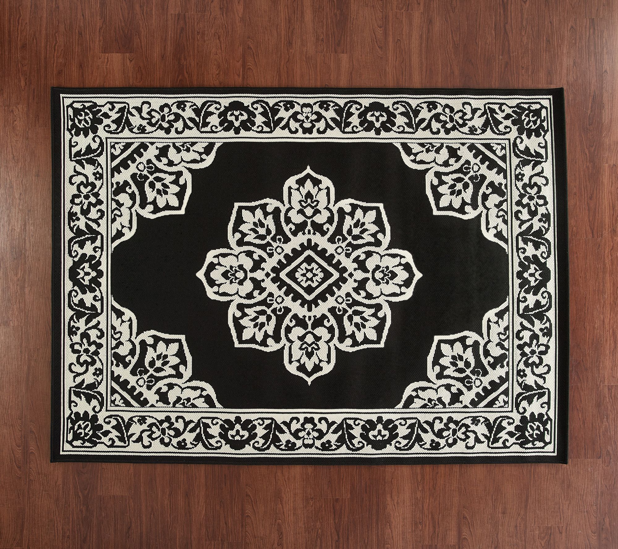 Veranda Living Medallion Reversible 5'1" x 7' Rug