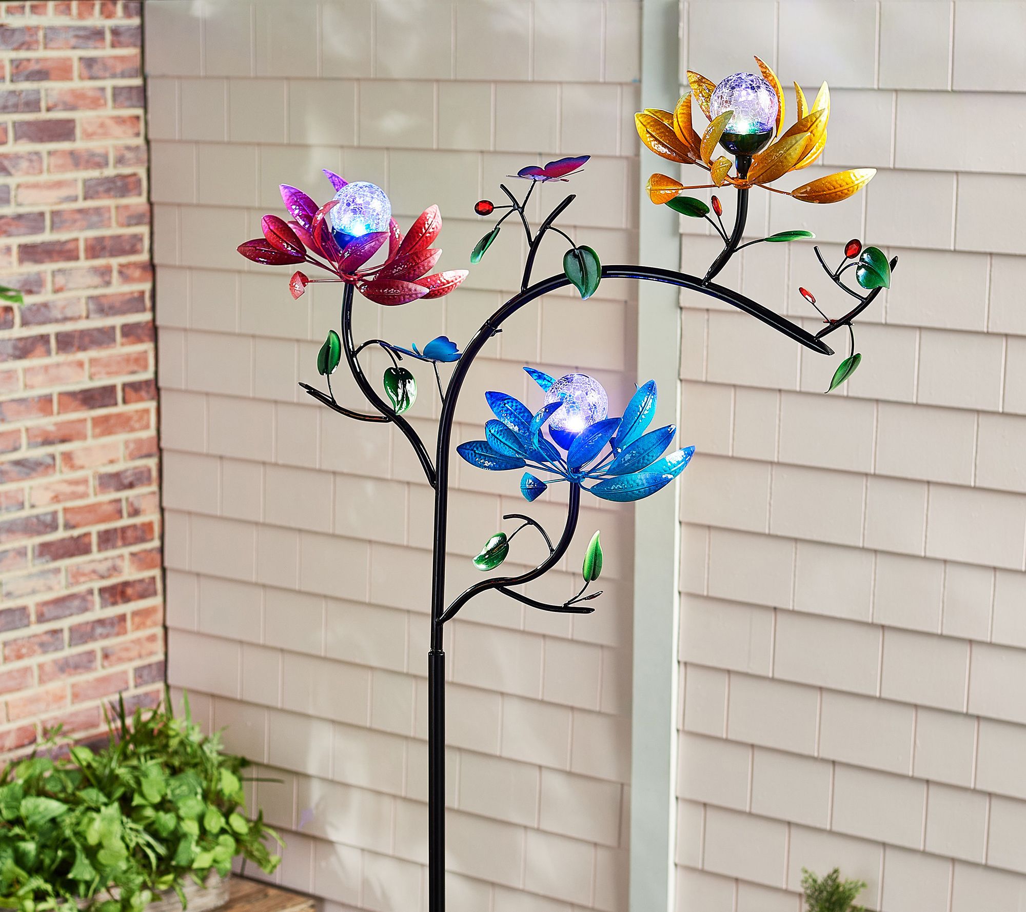 Plow & Hearth Solar Triple Flower Wind Spinner