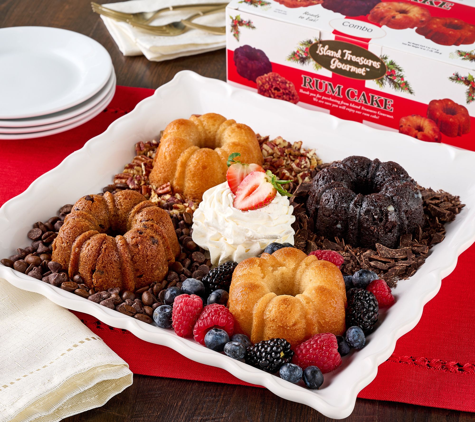 Island Treasures (4) 4oz Cozy Holiday Rum Cakes