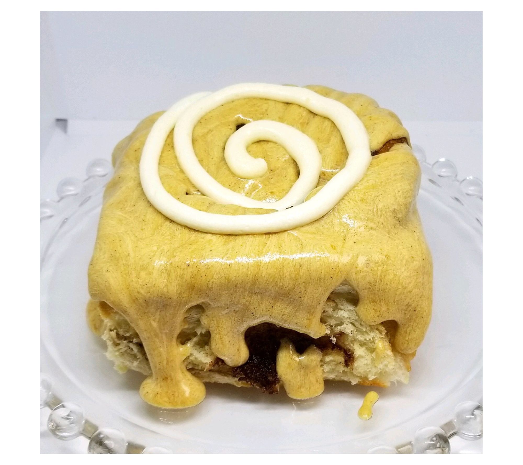 CinnaMom Bakery (6) Individual Jumbo Pumpkin Chesecake Rolls
