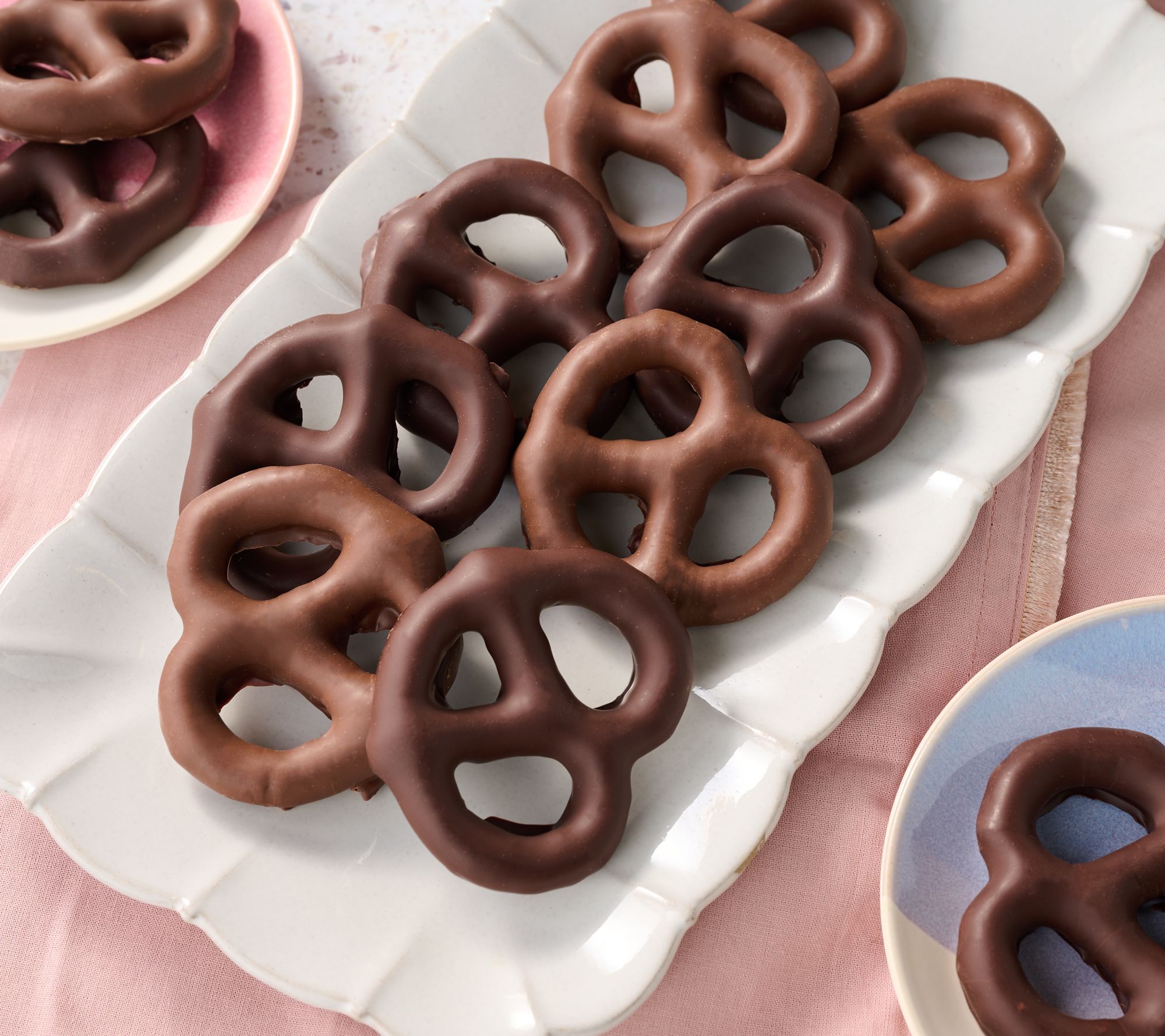 SH12/8 Landies Candies 12pc Sugar Free Chocolate Pretzels