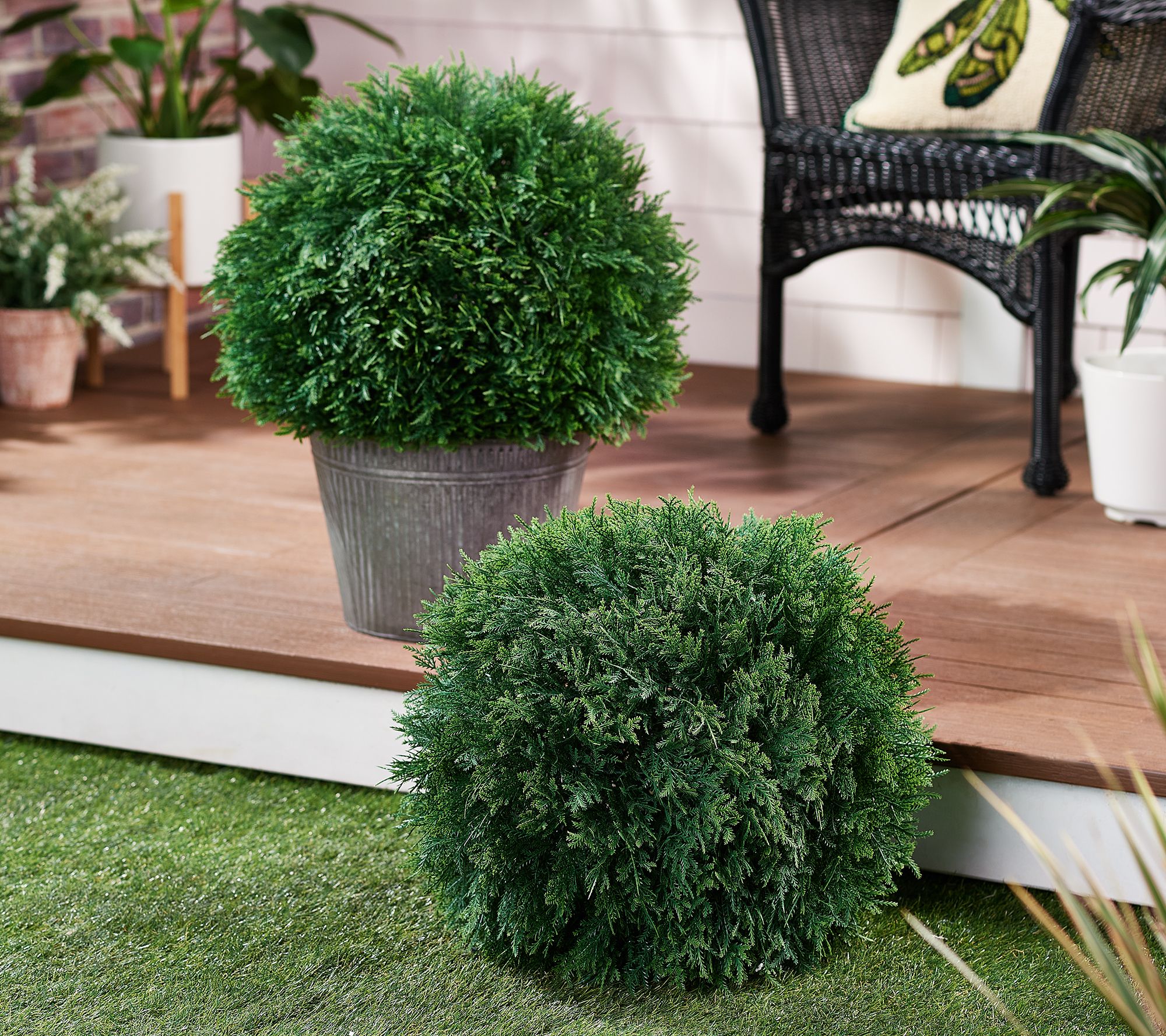 Wicker Park Set of 2 Indoor/Outdoor 19" Faux Cedar Garden Spheres