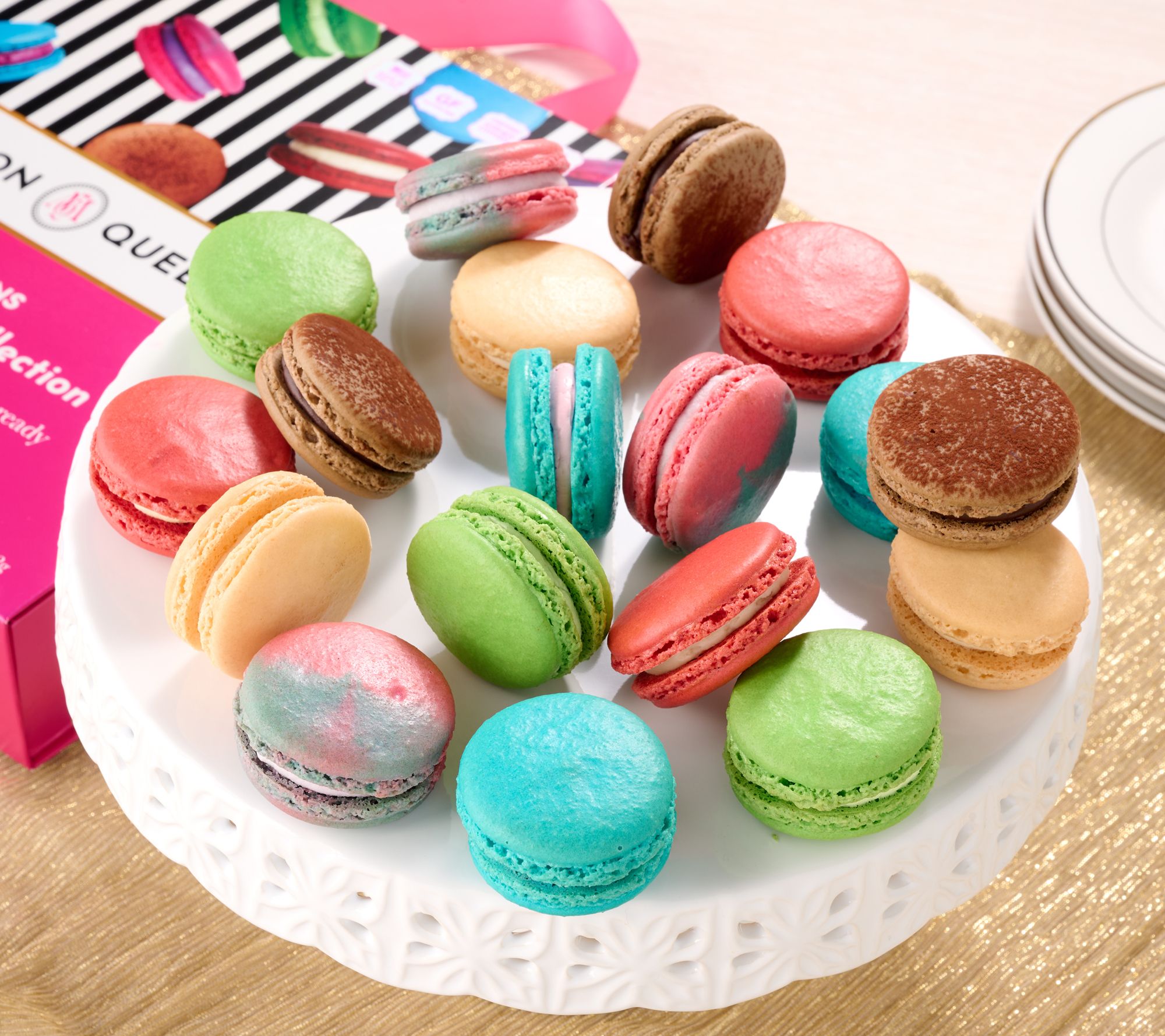 2424 マカロン Macaron Queen (24) Macarons in Celebration Gift Box | QVC