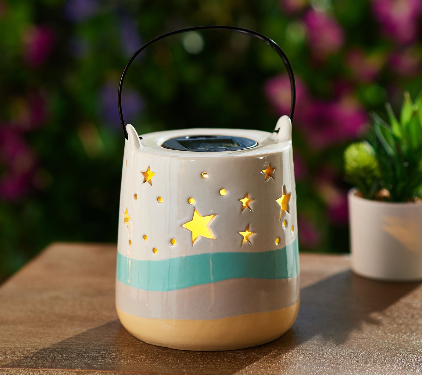 ライト・ランタン asimocrafts neru design works GO OUT Glitzhome 8.75 in. H Orange Metal Cutout Solar Powered