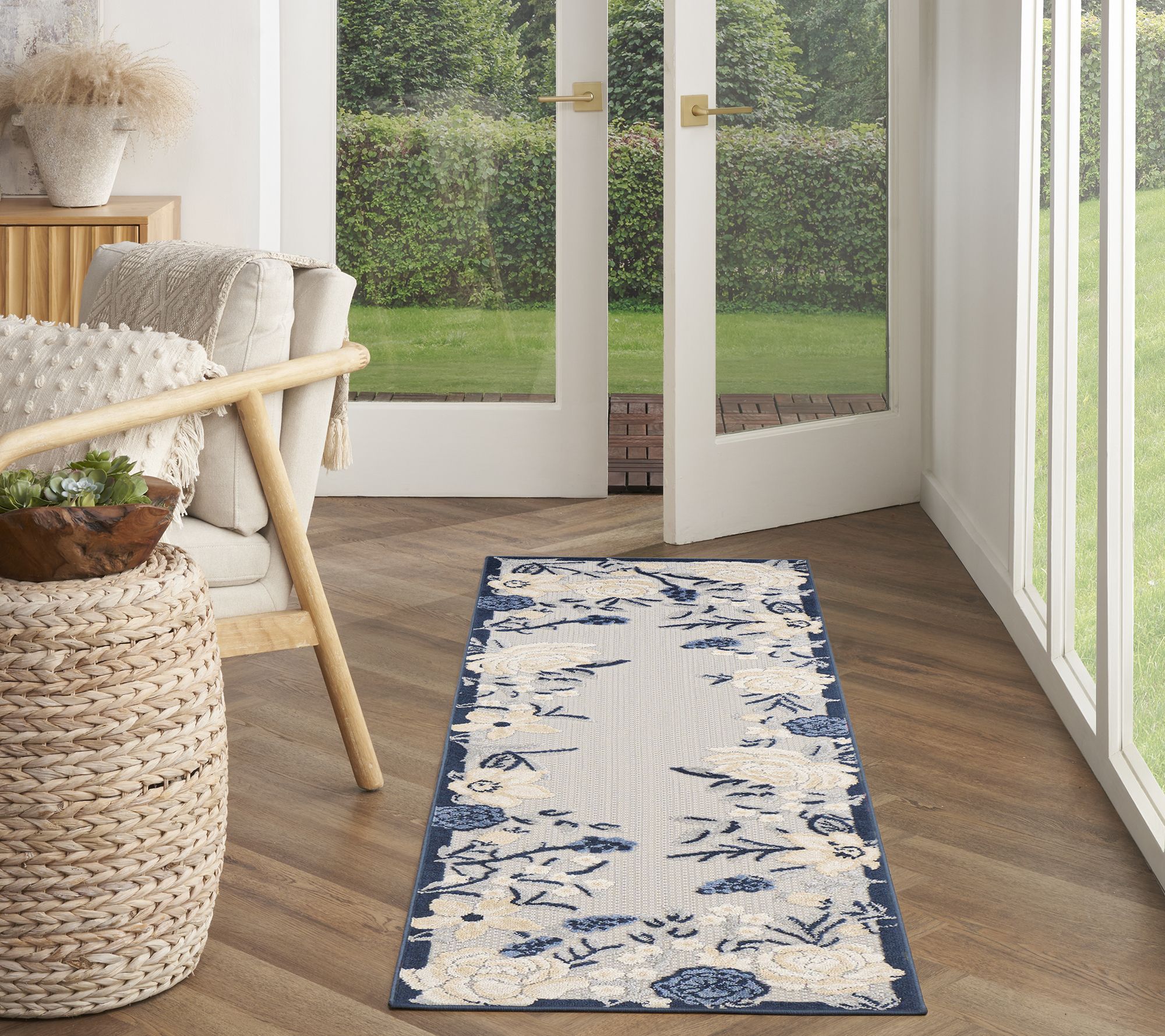 Nourison Home Rose Border Indoor/Outdoor 2'2" x 7'6" Rug