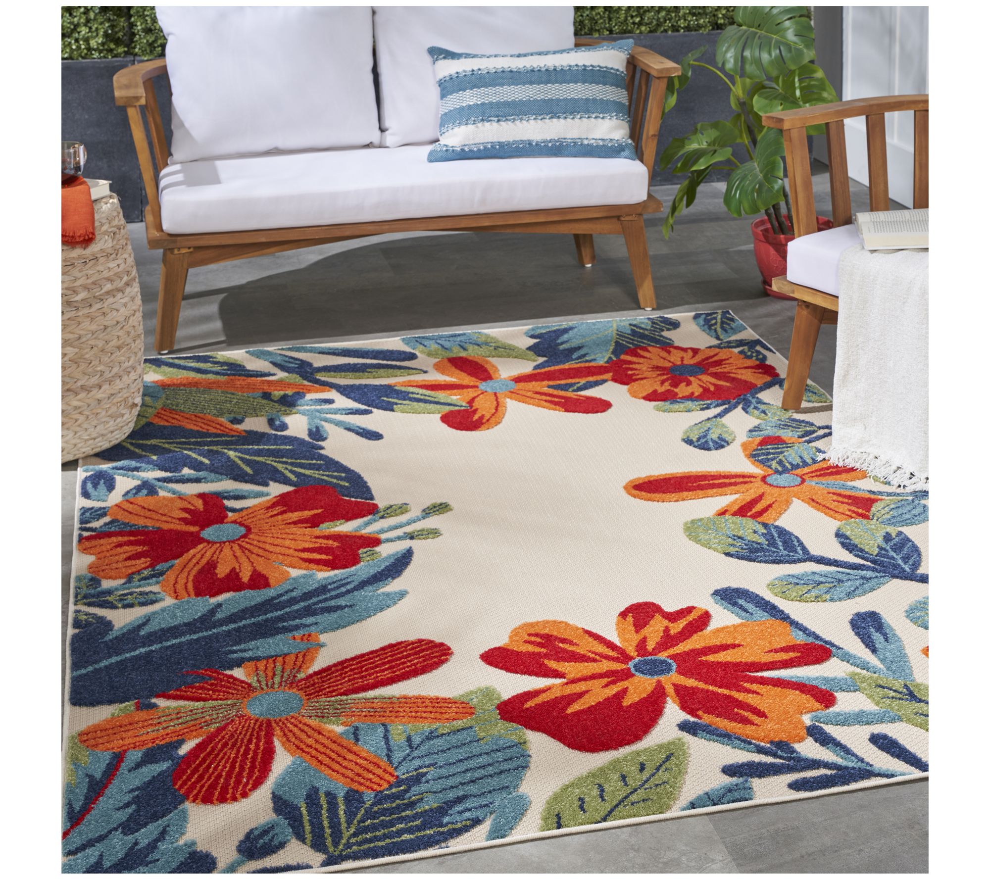 Nourison Home Modern Floral Border Indoor/ Outdoor 5.3' x 7' Rug - QVC.com