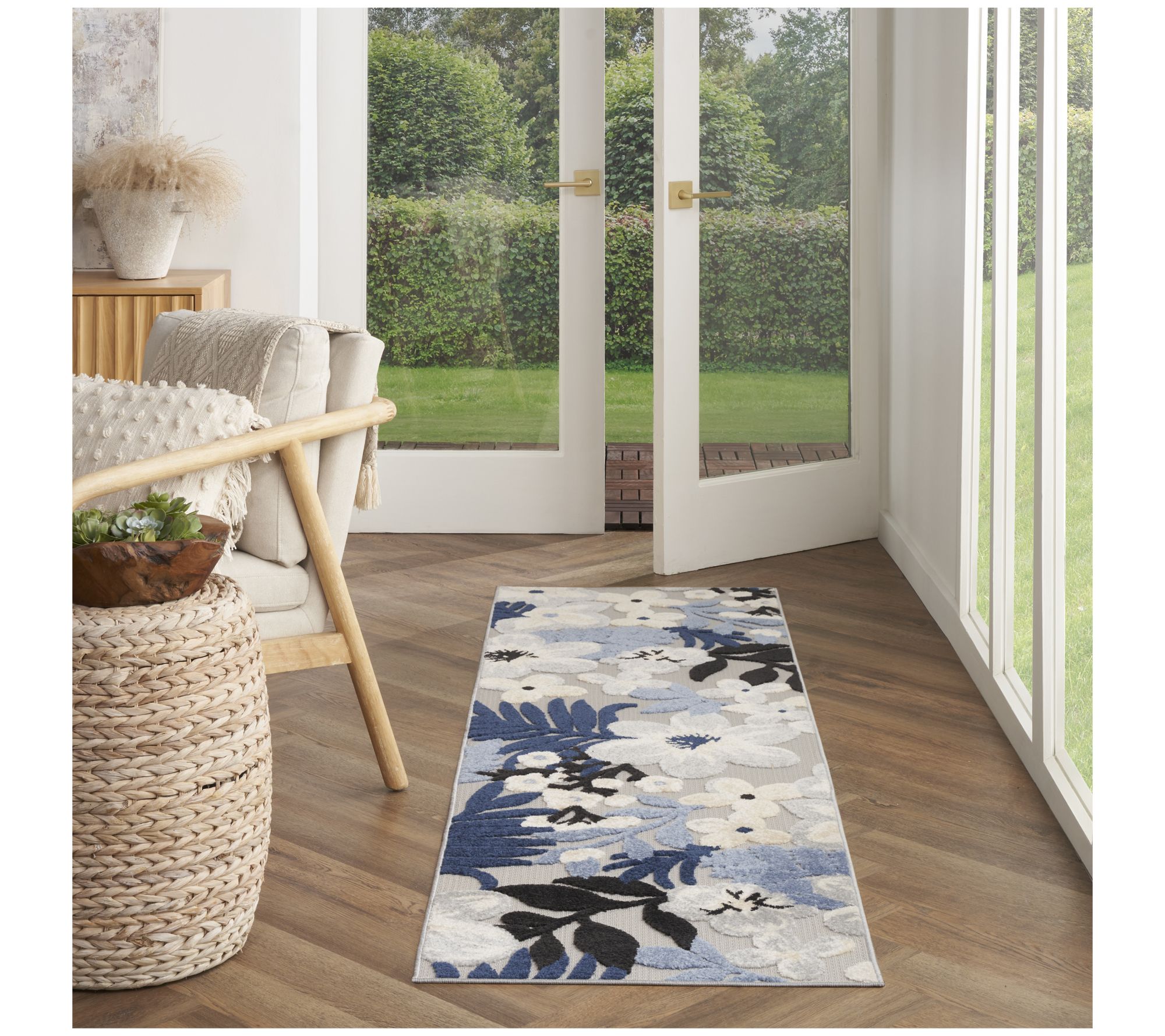 Nourison Home Tropical Floral Indoor/Outdoor 2.2" x 7.6" Rug