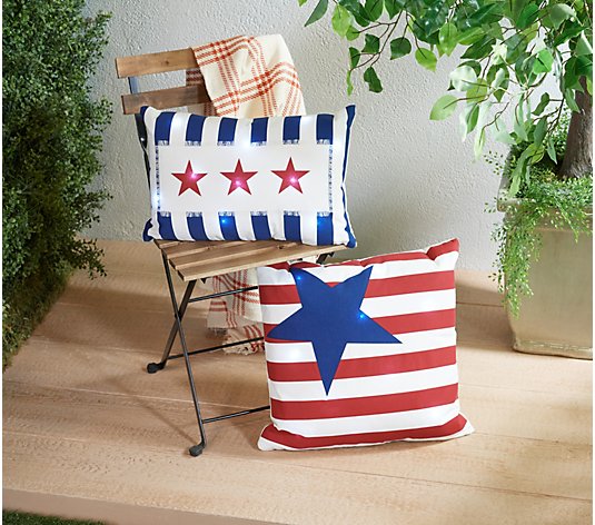 Outdoor Living by Lush Decor Americana S/2 LED Water Resist Pillows