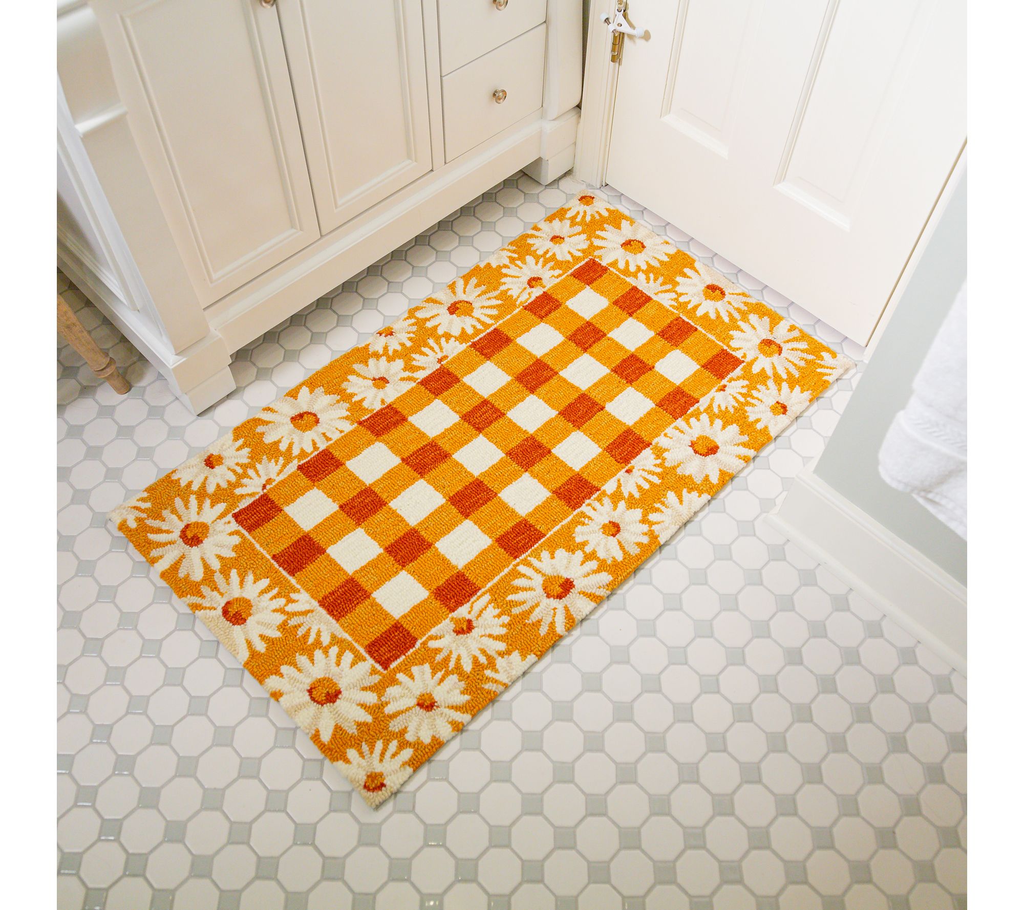 Plow and Hearth Hand Hooked Floral Check Doormat