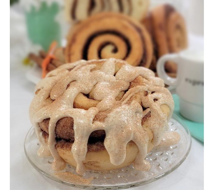 CinnaMom Bakery (12) Individual Carrot Cake Cinnamon Rolls