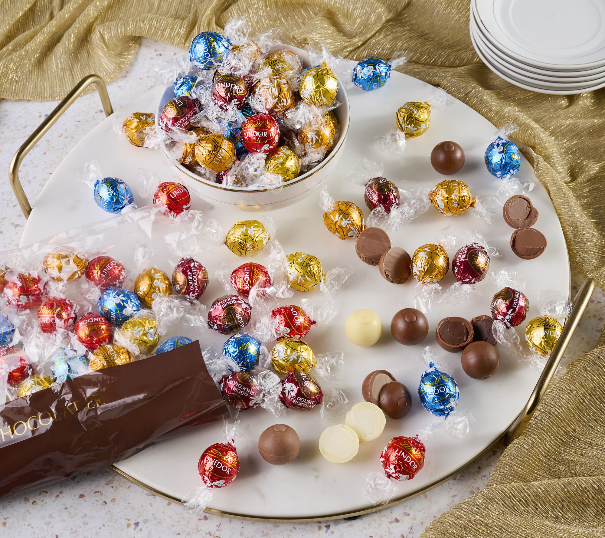 SH10/12 Lindt LINDOR 100-Pc Truffle Mix Assortment in Gift Bags
