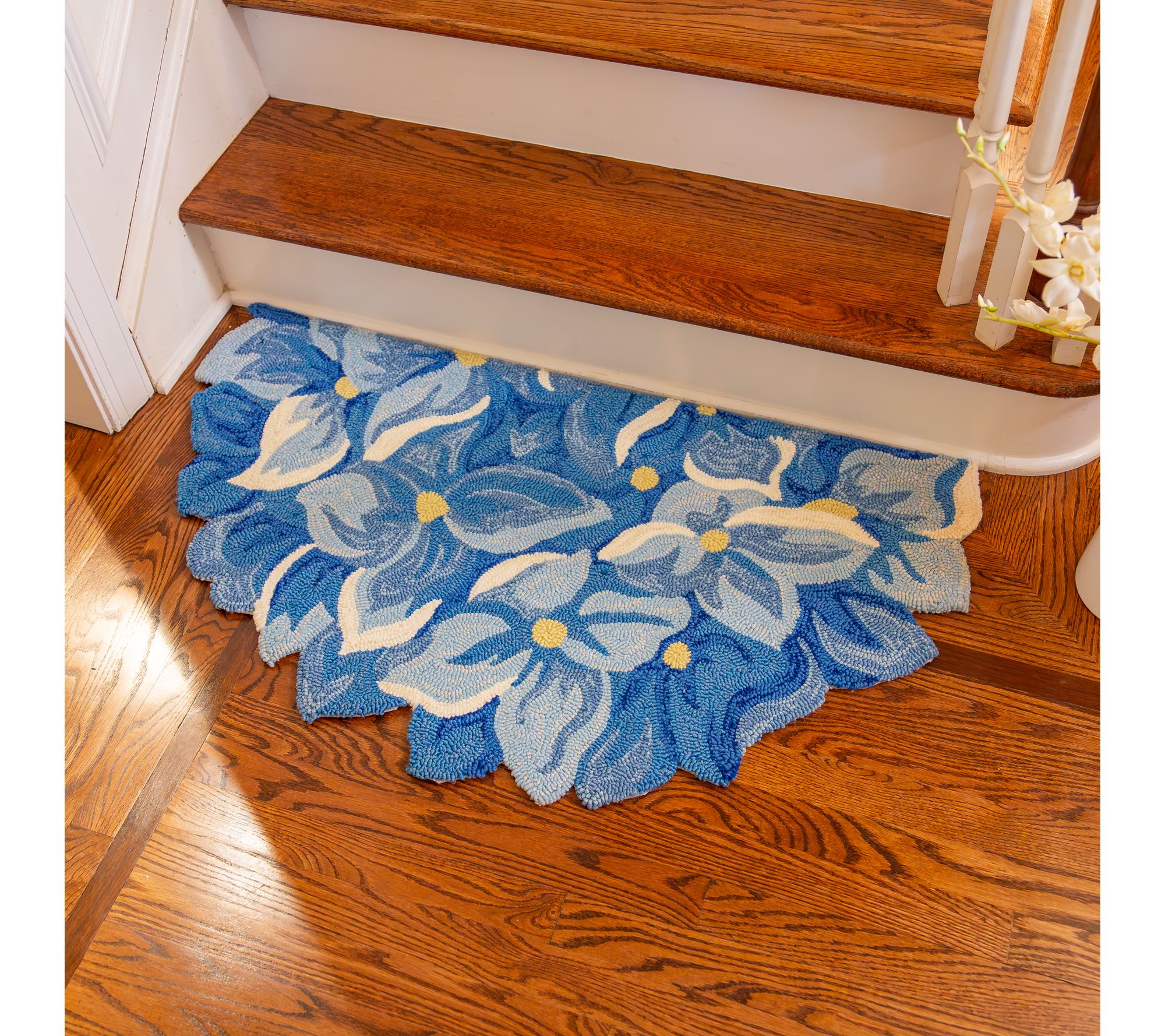 Plow & Hearth Half-Round Hydrangea Hand-Hooked Doormat