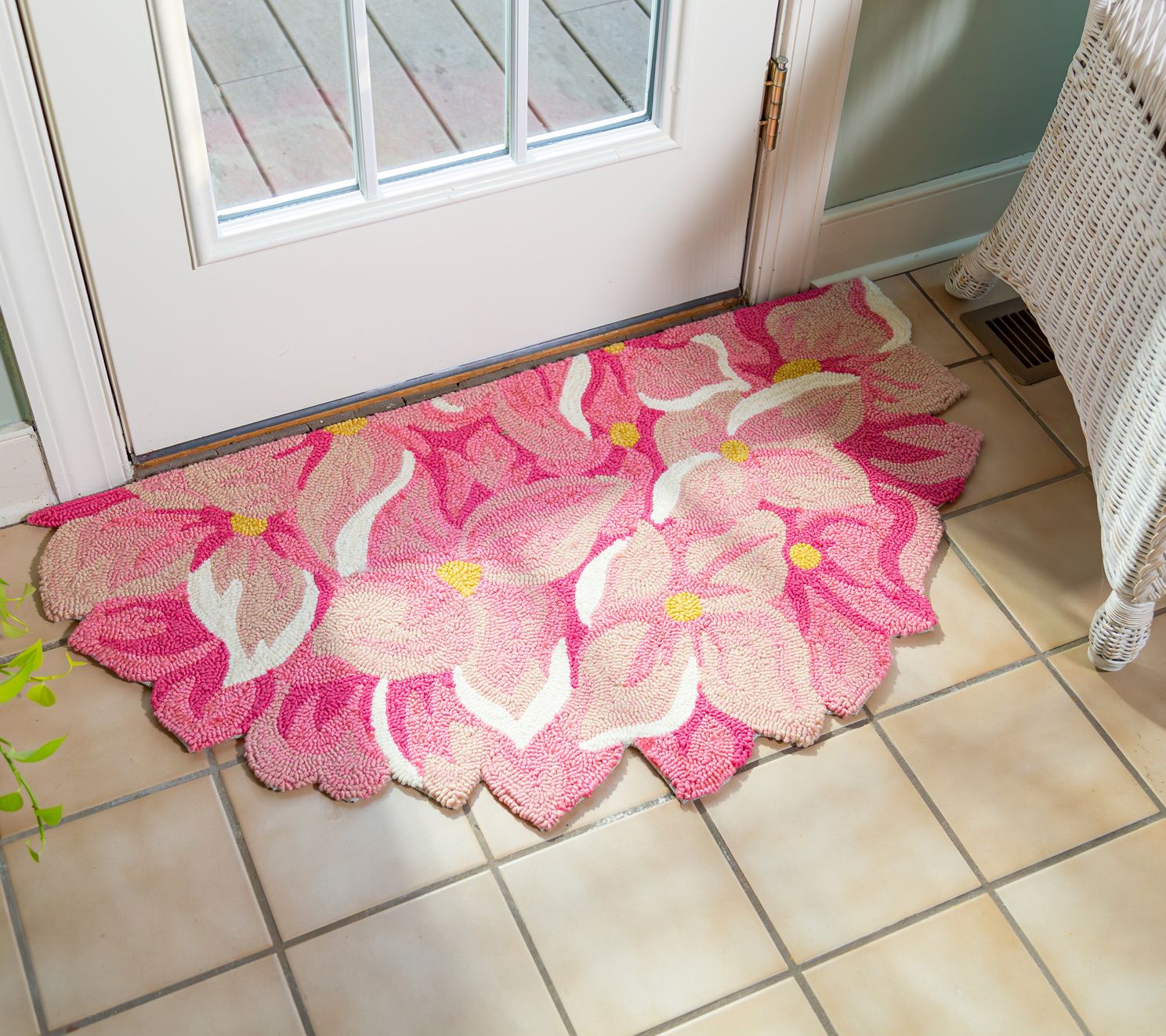 Plow & Hearth Half-Round Hydrangea Hand-Hooked Doormat